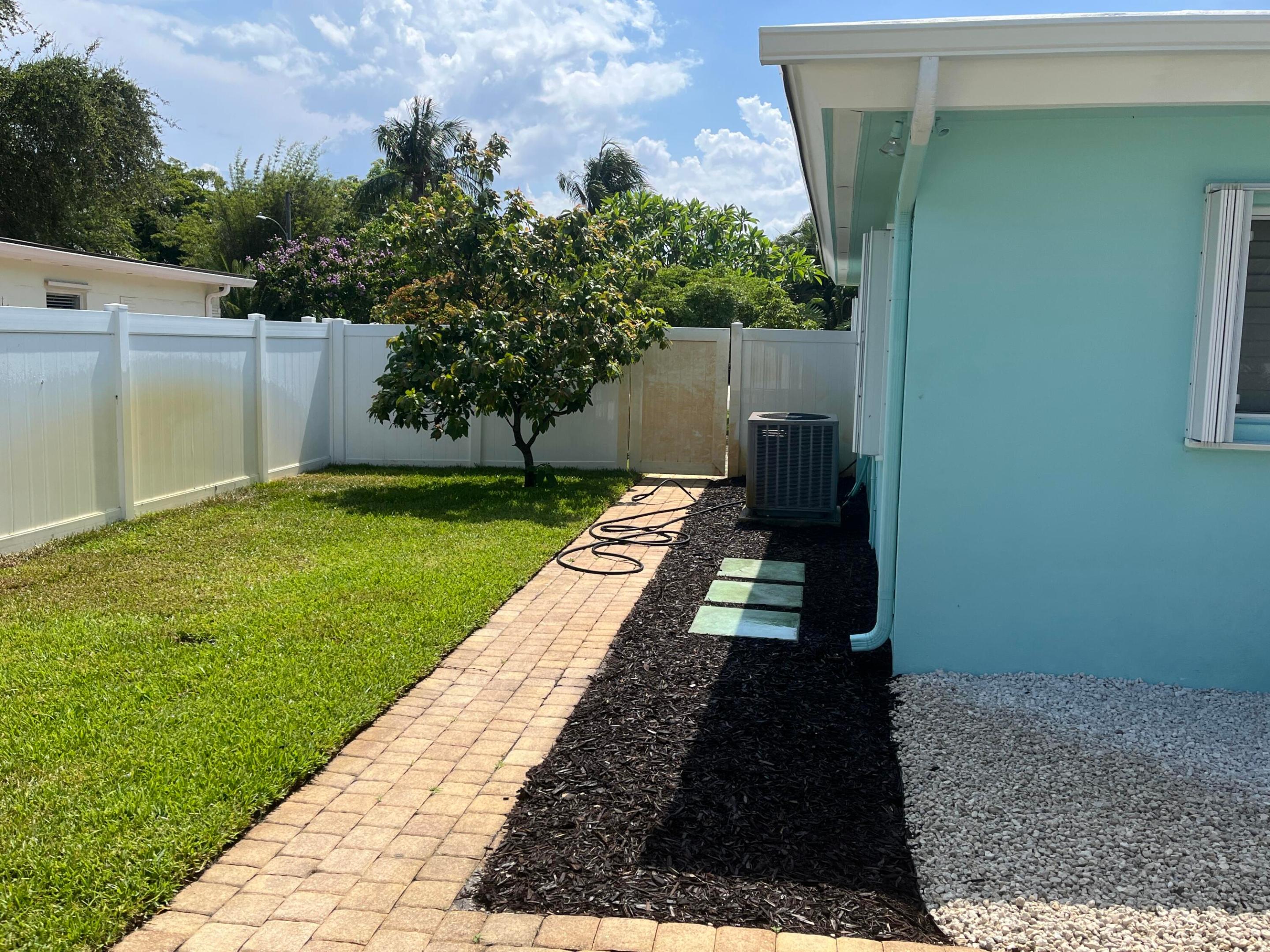 WINFIELD PARK UNIT 1 - Residential