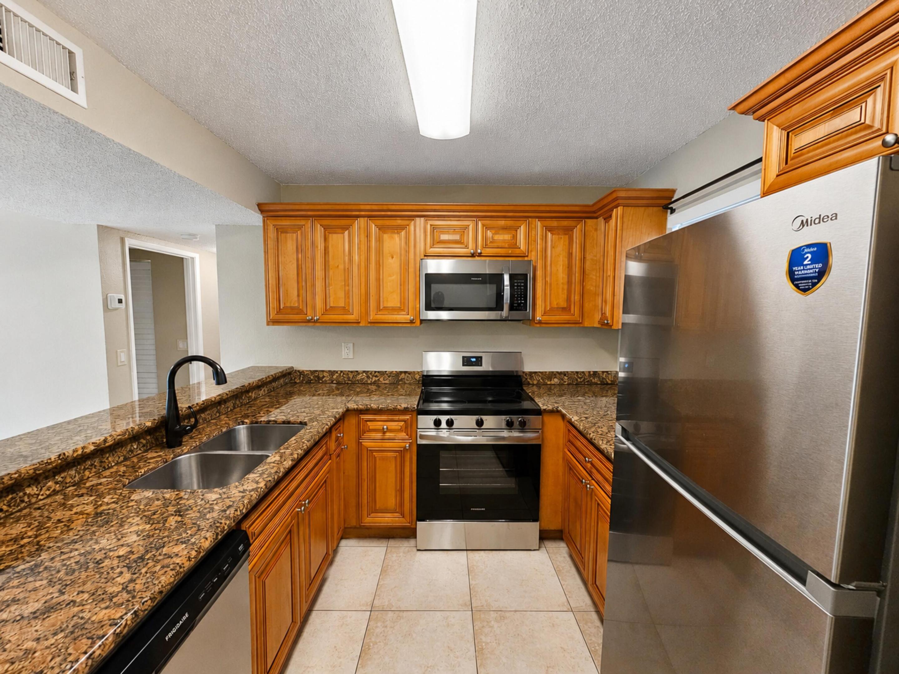 PALM BEACH PLACE CONDO - Residential Lease