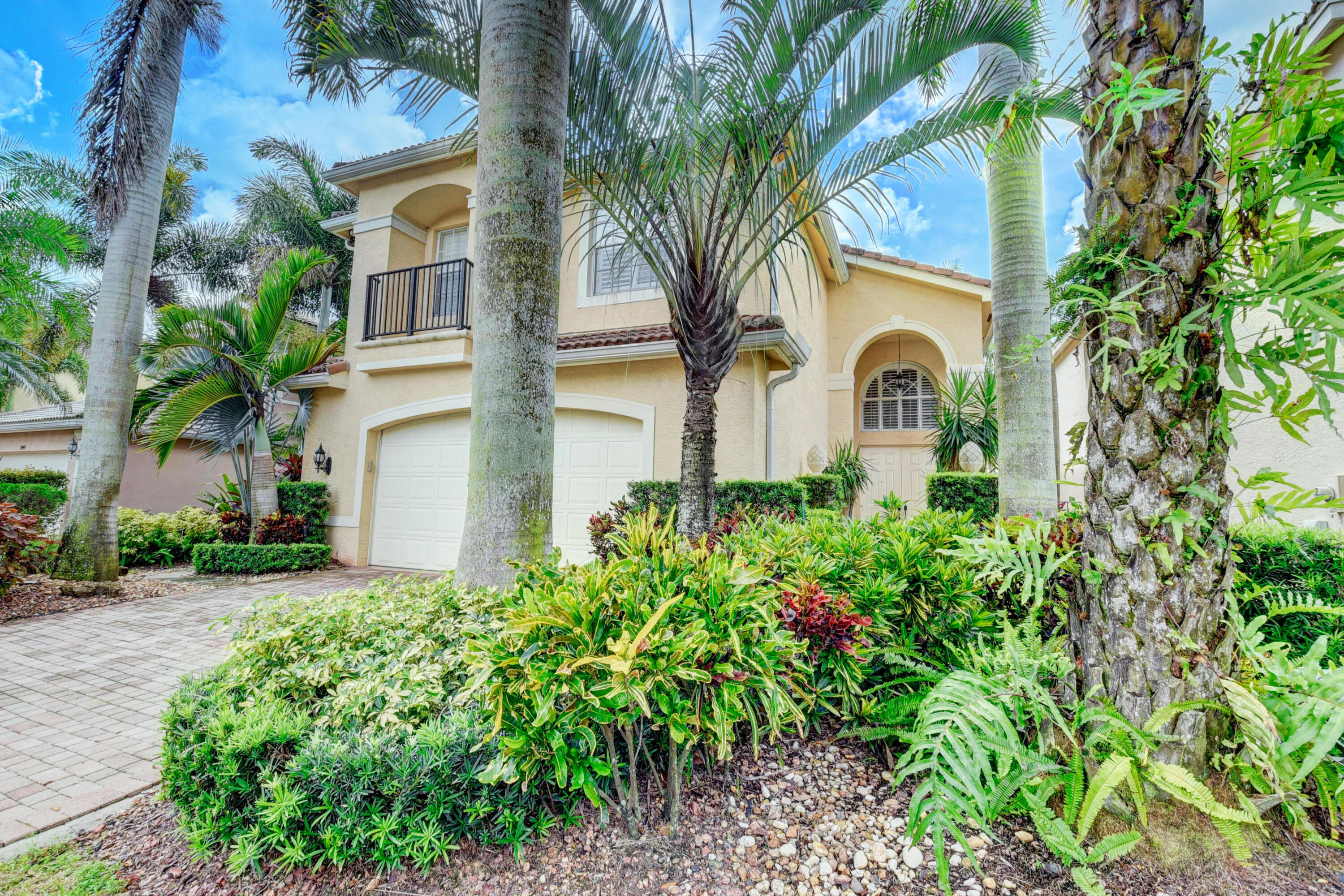 CANYON ISLES 1 - Residential