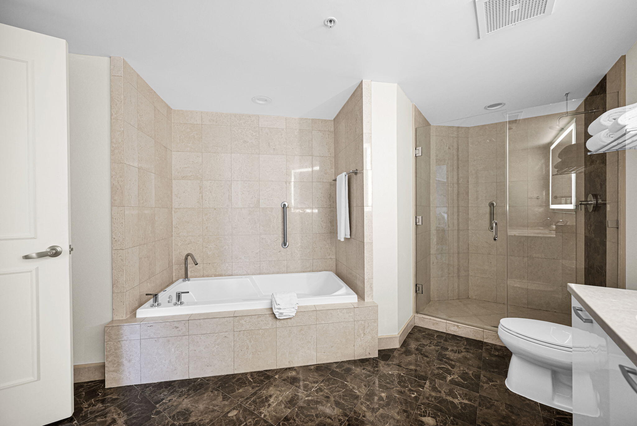 Q CLUB RESORT & RESIDENCES CONDO - Residential