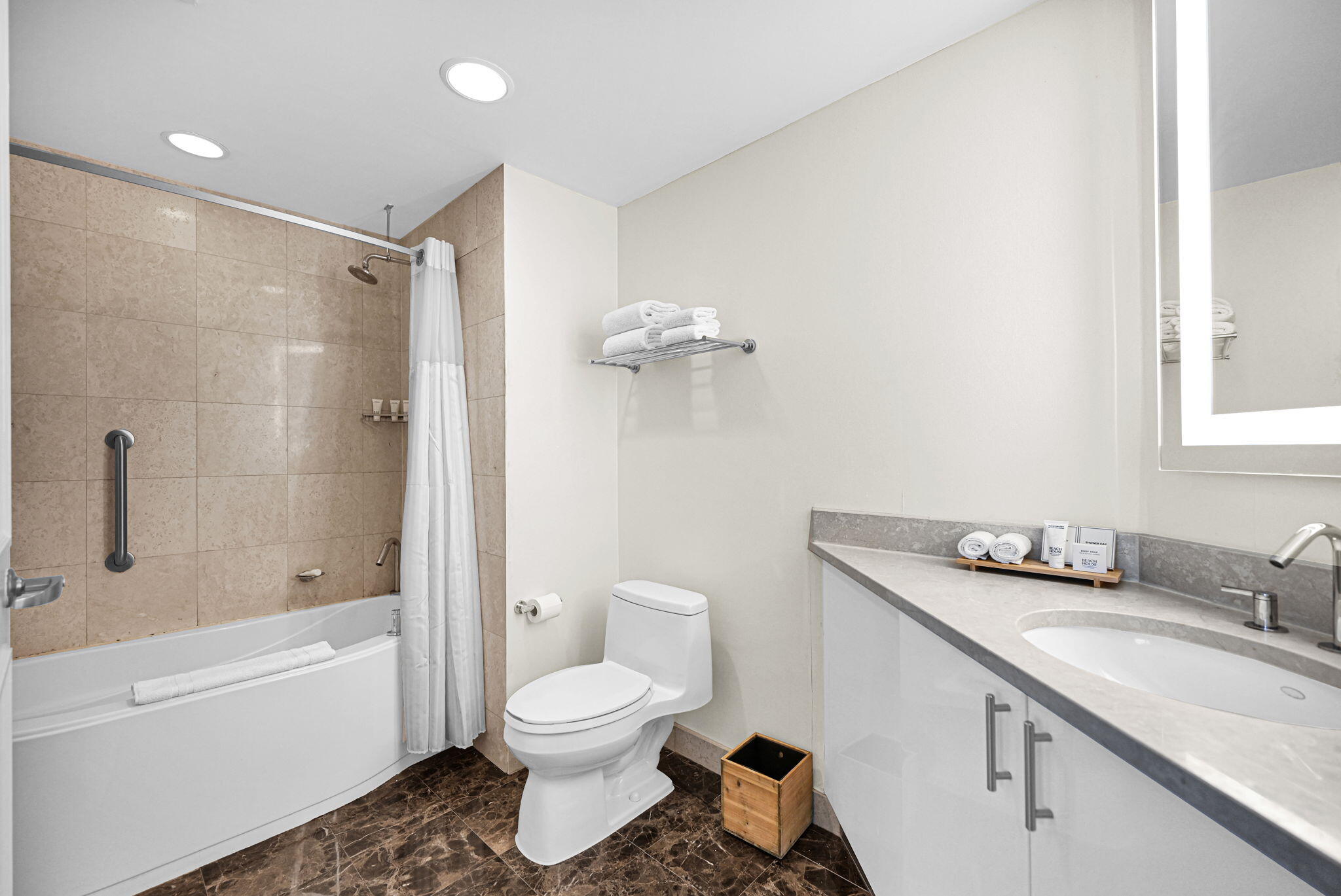 Q CLUB RESORT & RESIDENCES CONDO - Residential