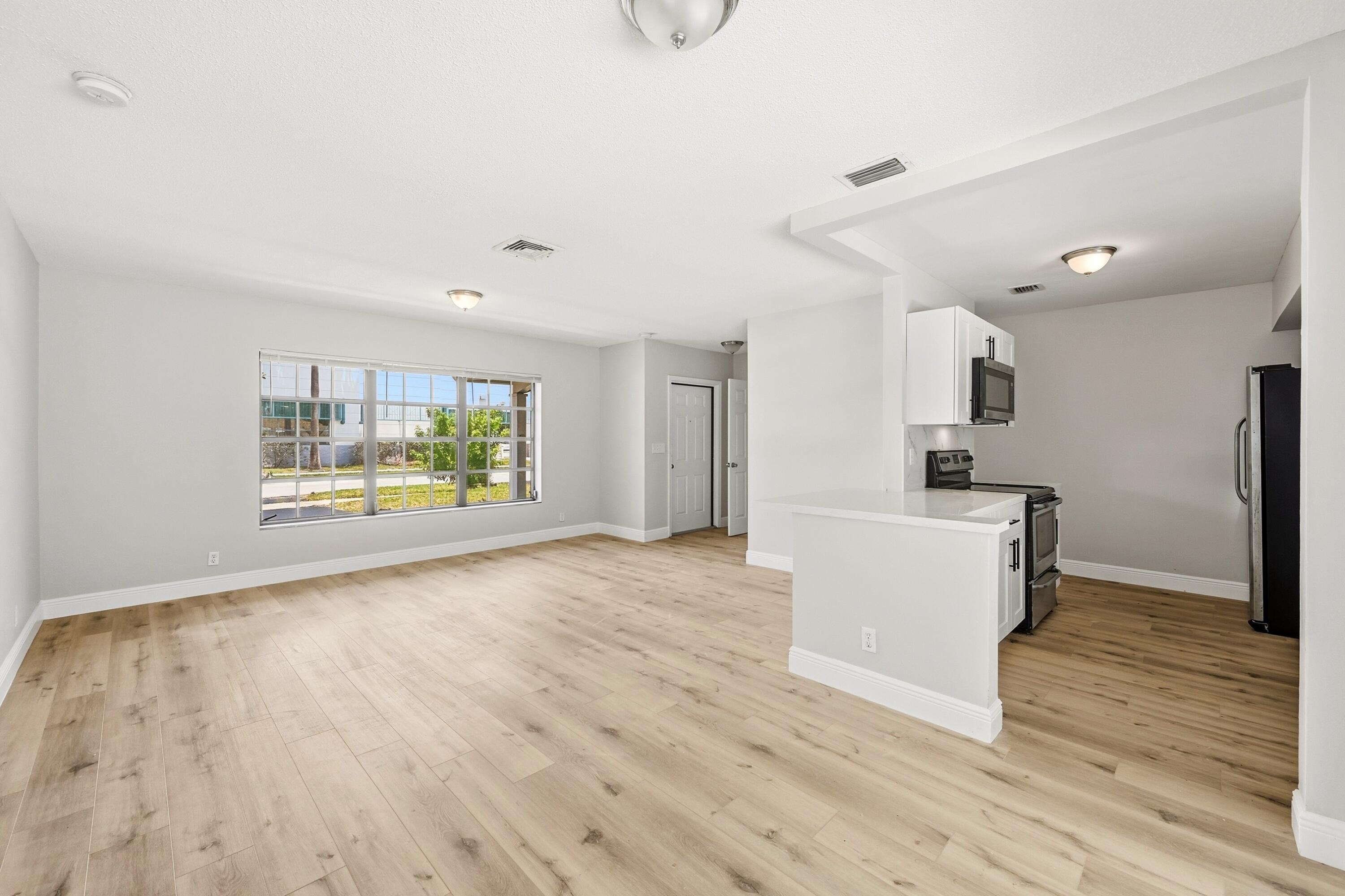 DEERFIELD BEACH ESTATES - Residential Income