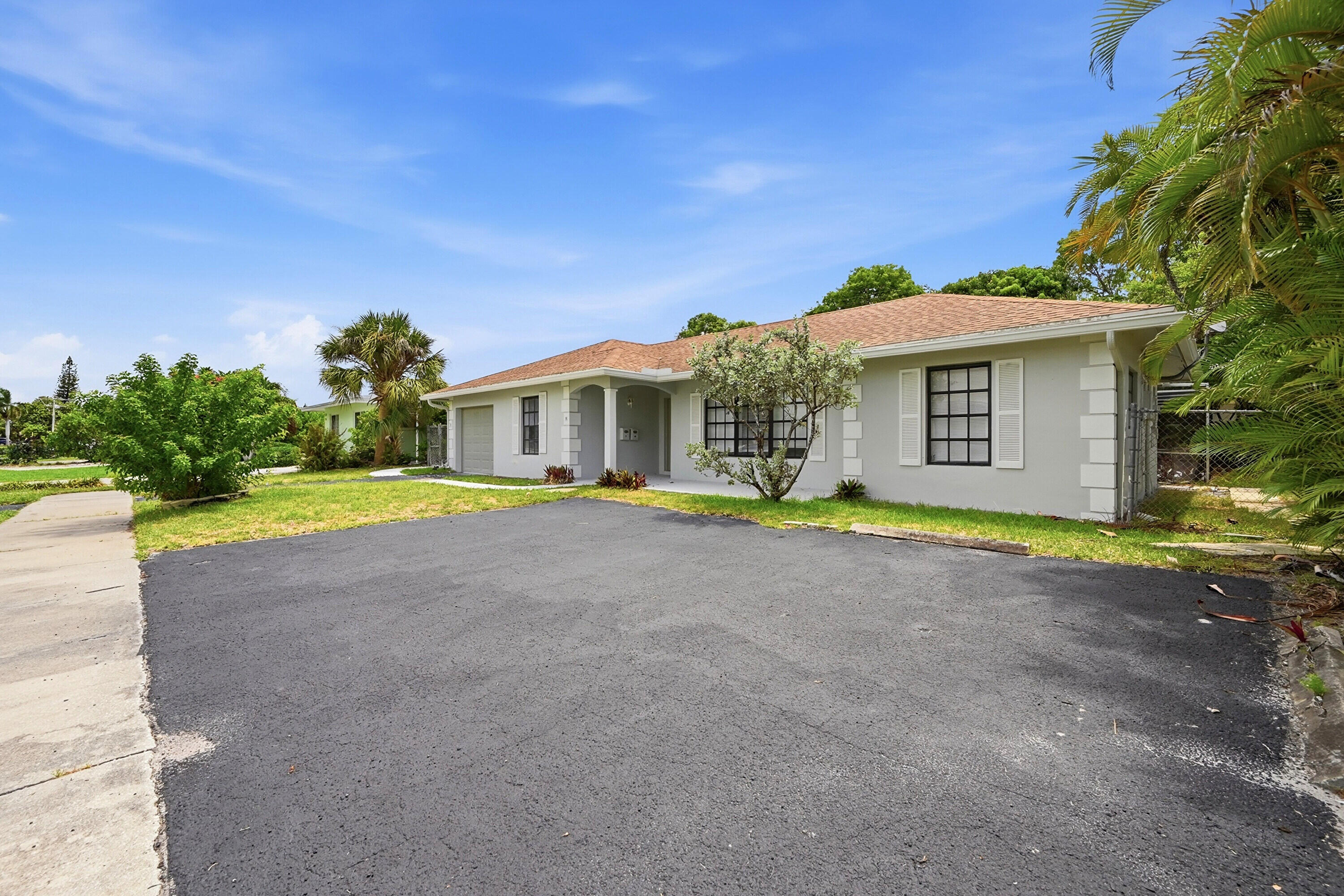 DEERFIELD BEACH ESTATES - Residential Income