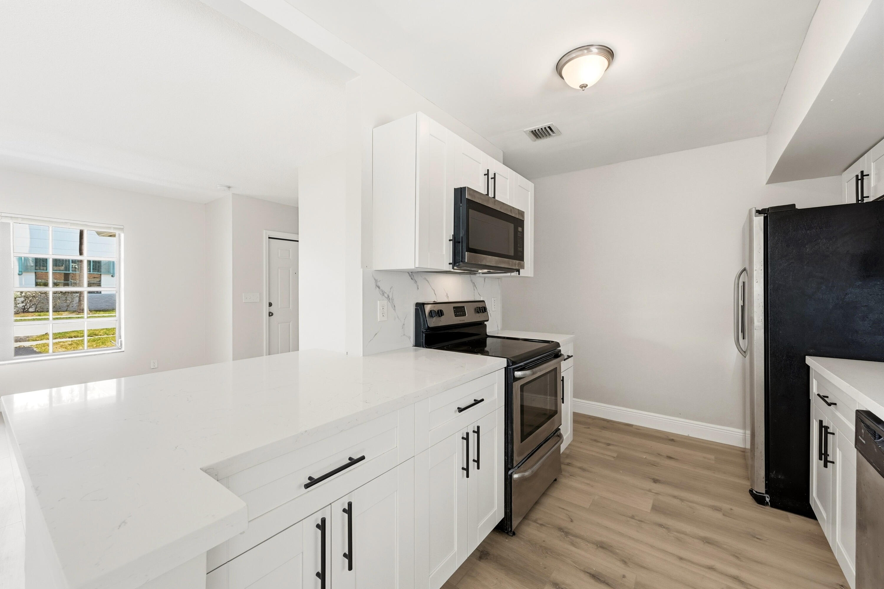 DEERFIELD BEACH ESTATES - Residential Income