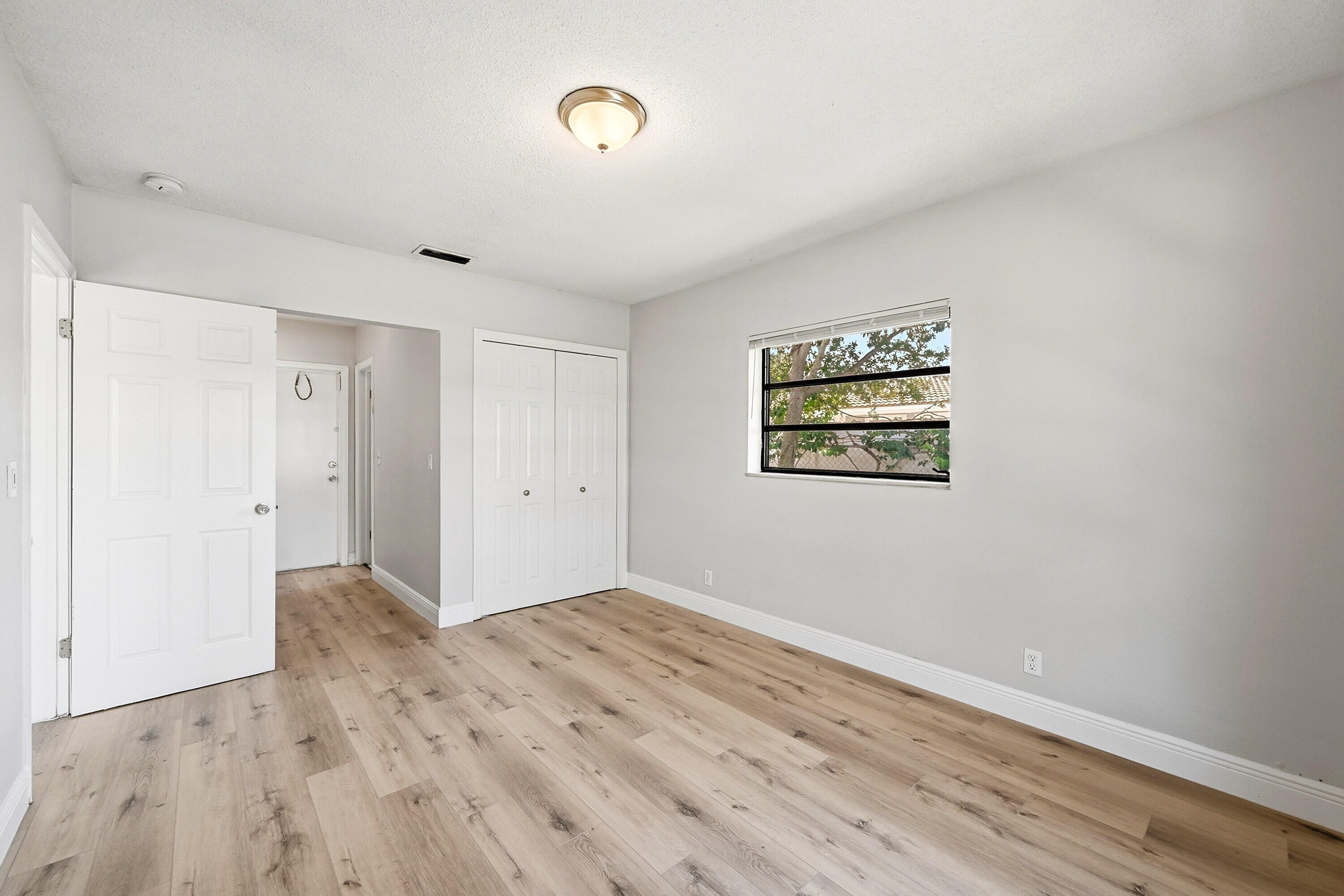 DEERFIELD BEACH ESTATES - Residential Income