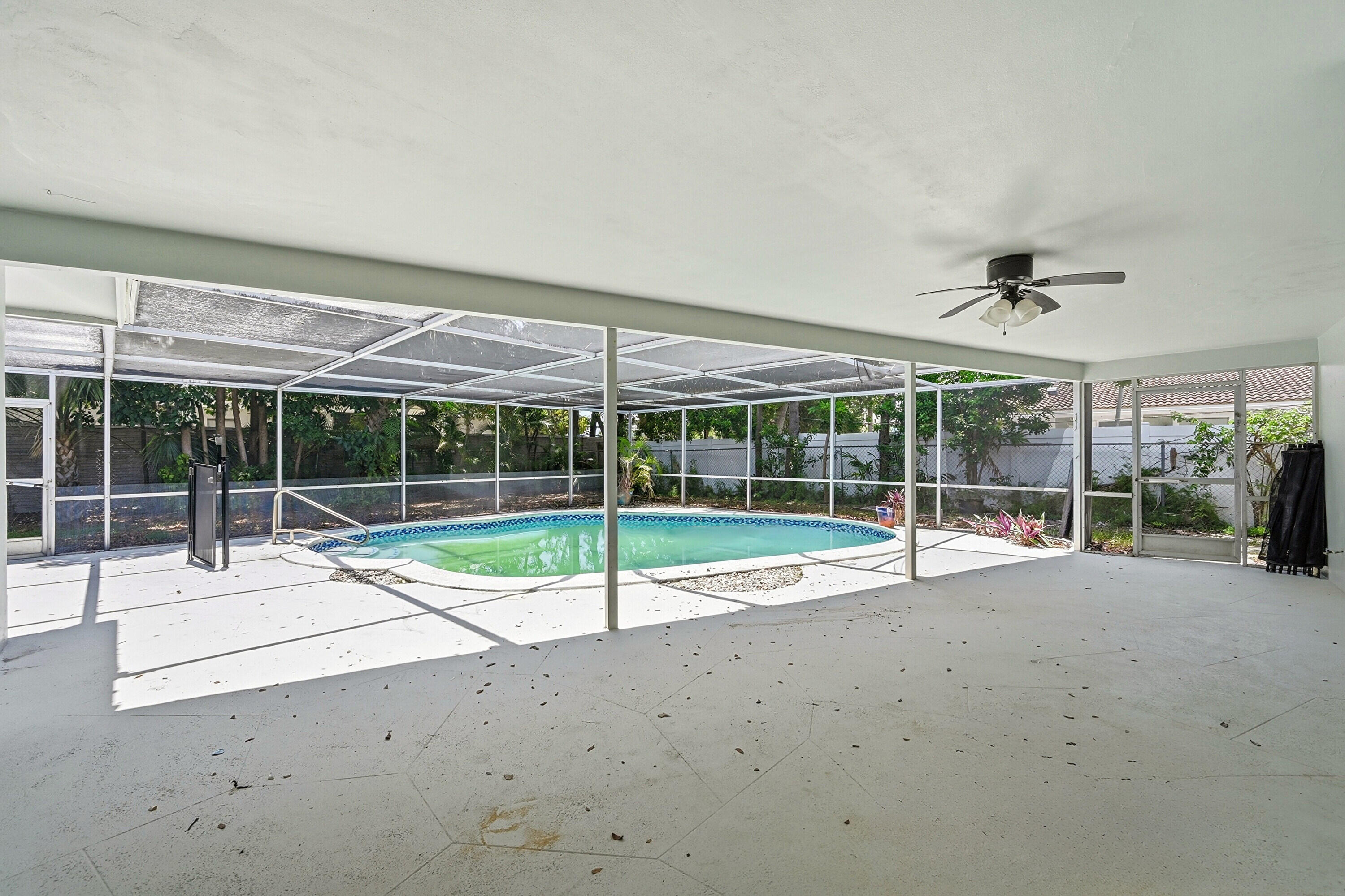 DEERFIELD BEACH ESTATES - Residential Income