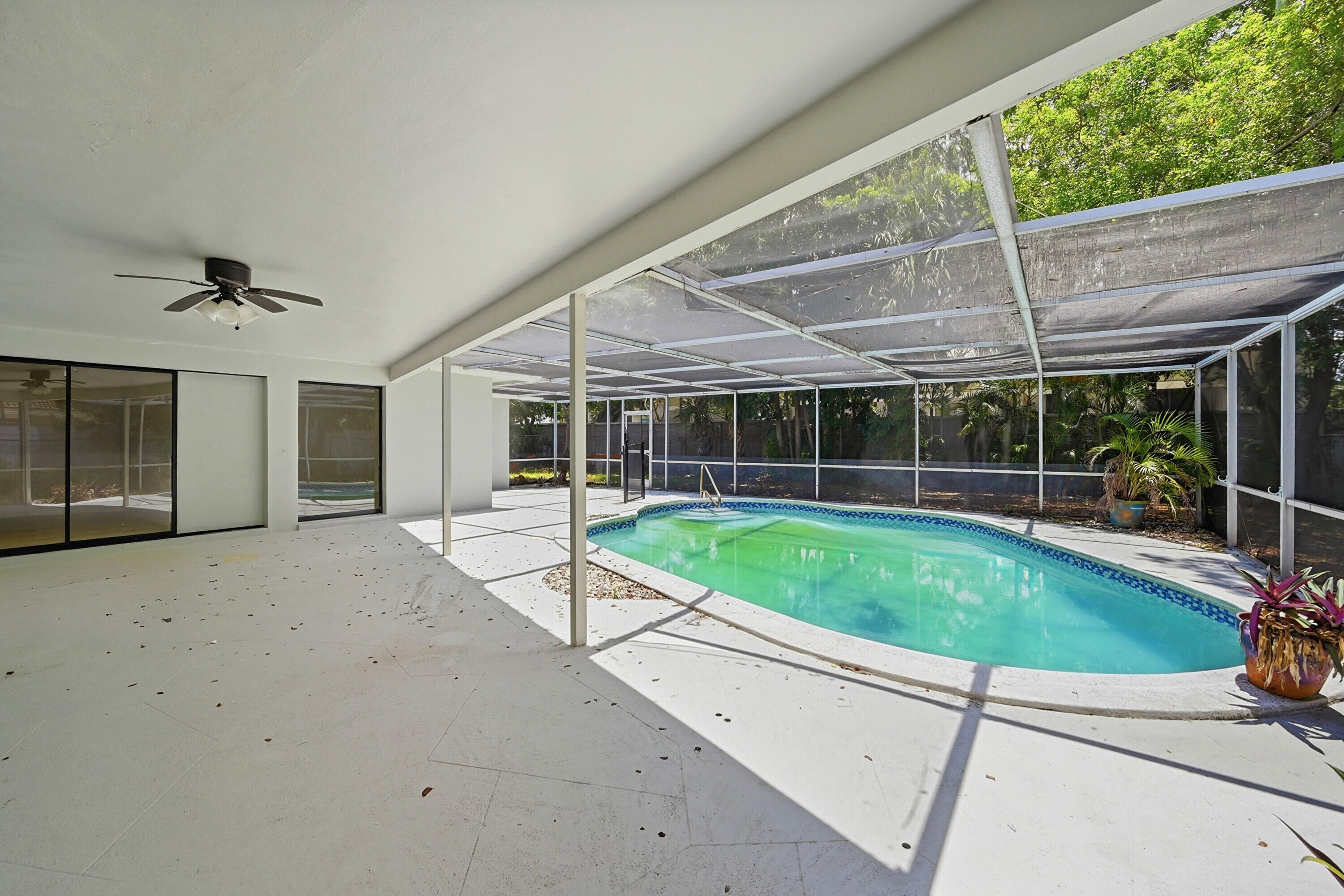 DEERFIELD BEACH ESTATES - Residential Income