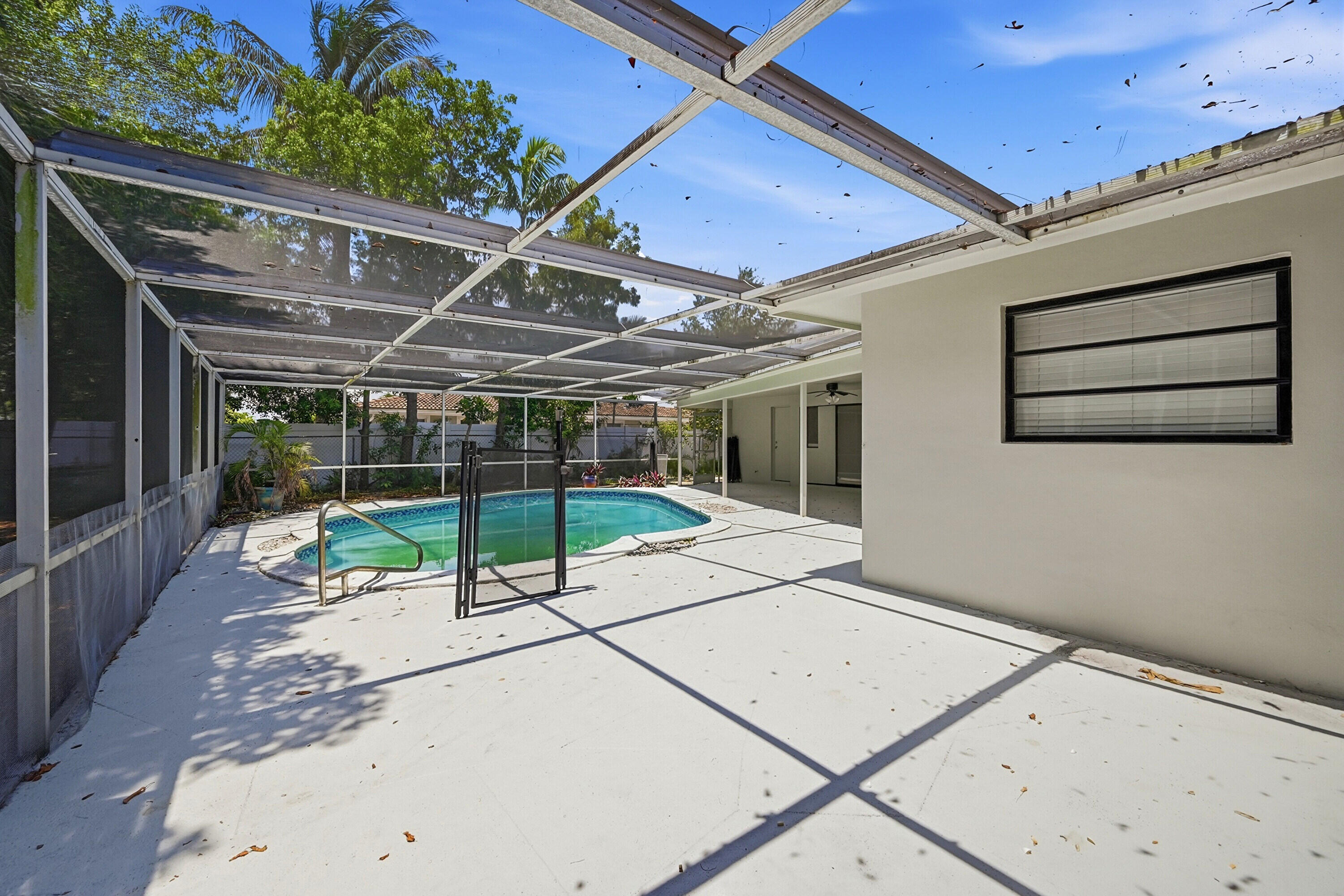 DEERFIELD BEACH ESTATES - Residential Income