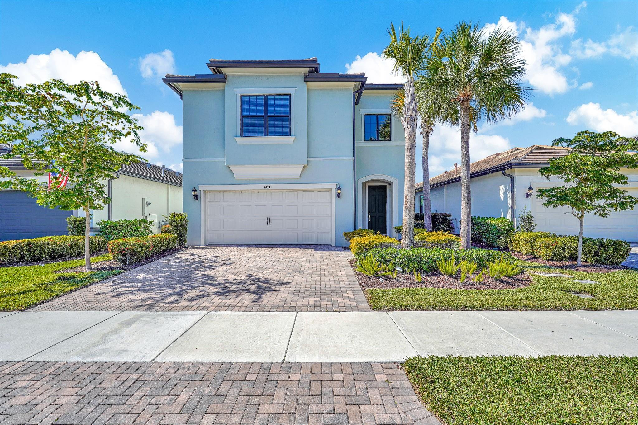 OAK TREE - Residential
