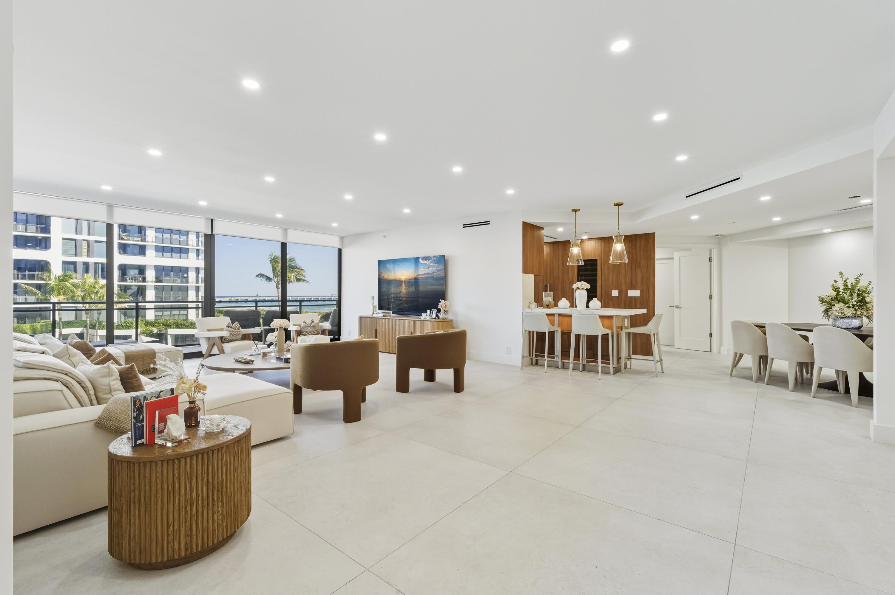 PALM BEACH HAMPTON COND - Residential