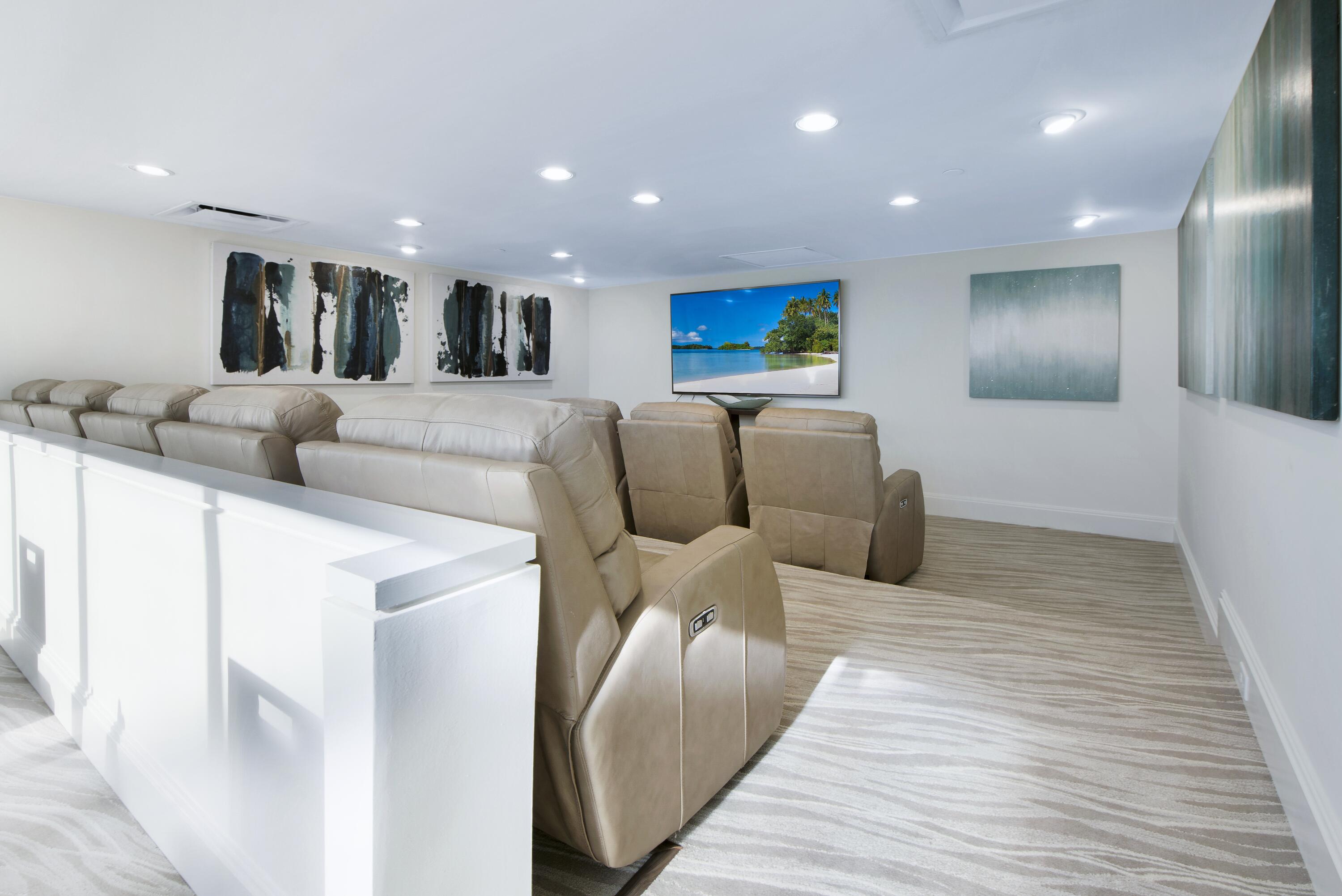 PALM BEACH HAMPTON COND - Residential