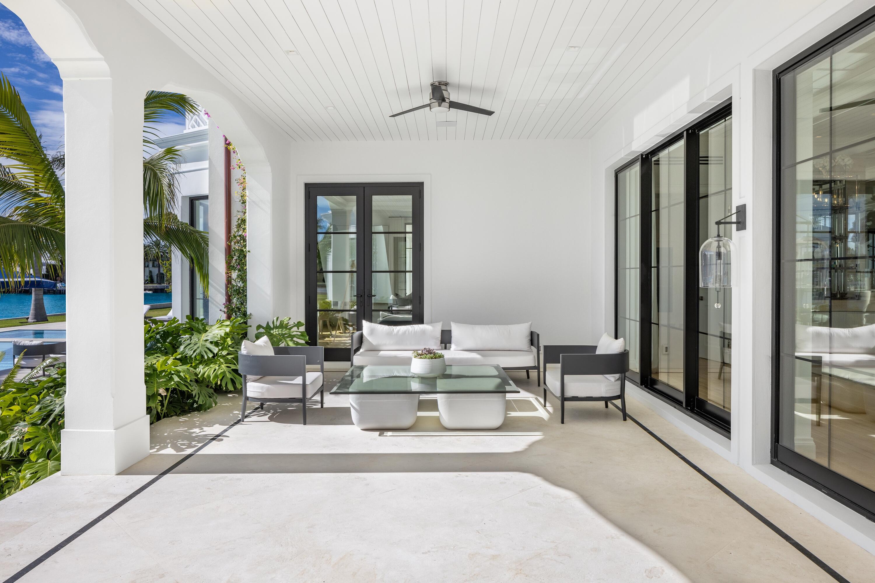 EL BRAVO PARK - Residential
