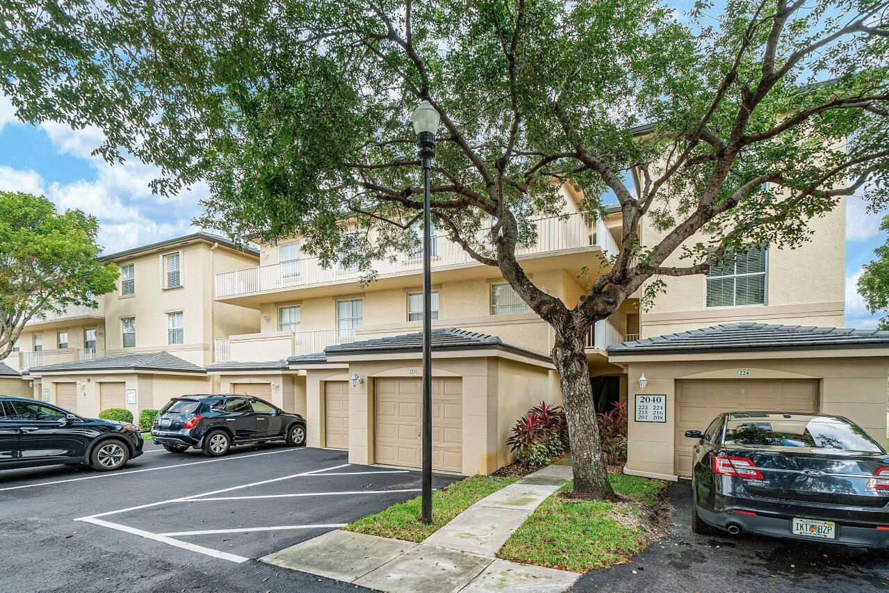 ARISSA PLACE CONDO - Residential