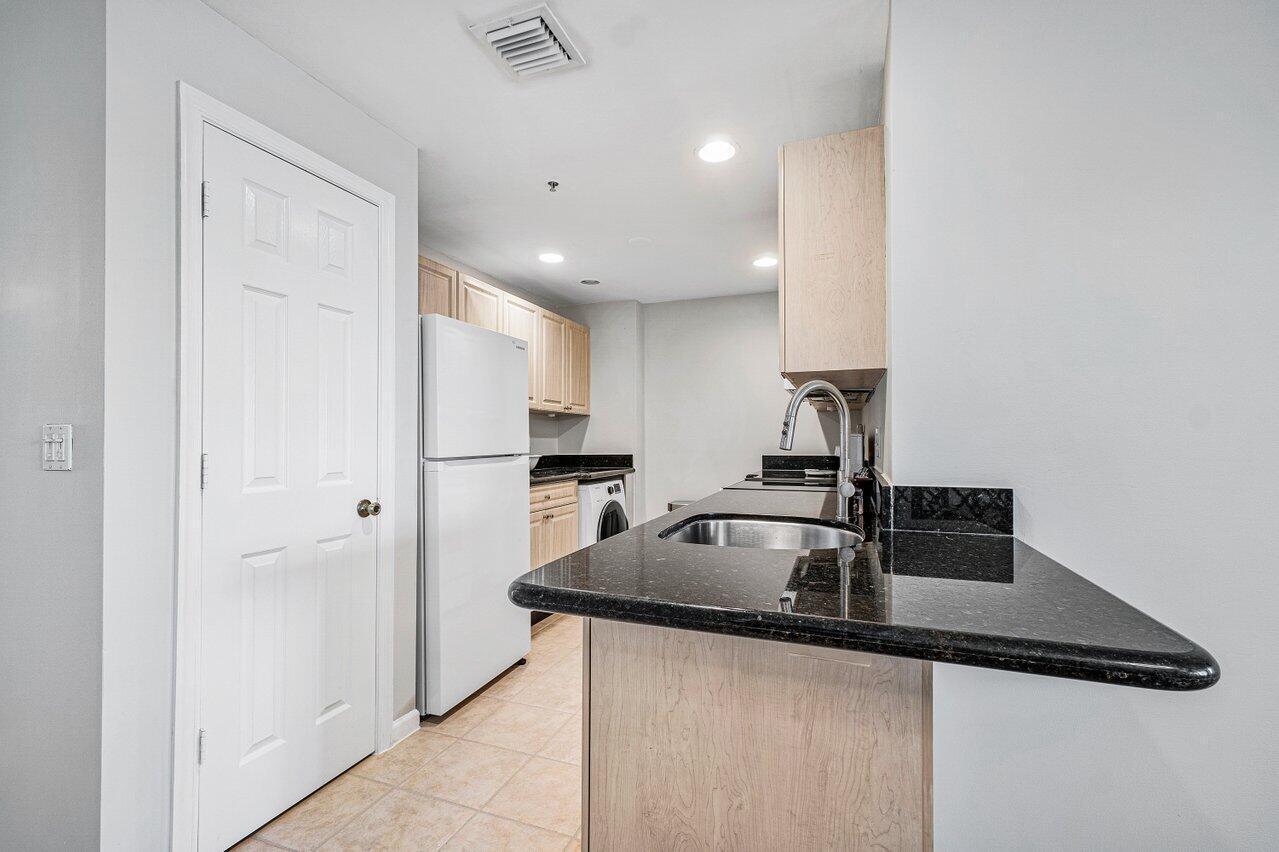ARISSA PLACE CONDO - Residential