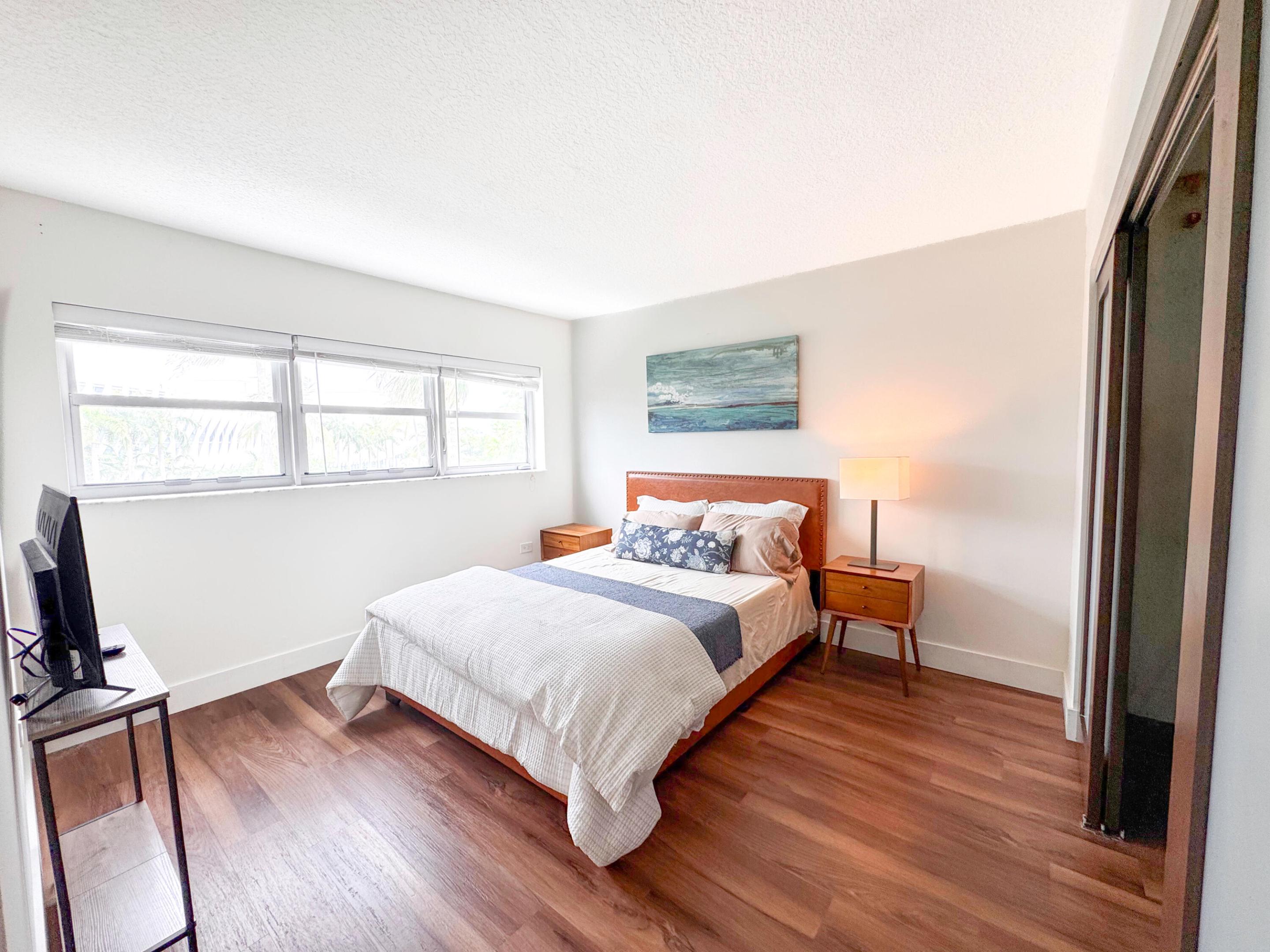 OCTAGON TOWERS I CONDO - Residential