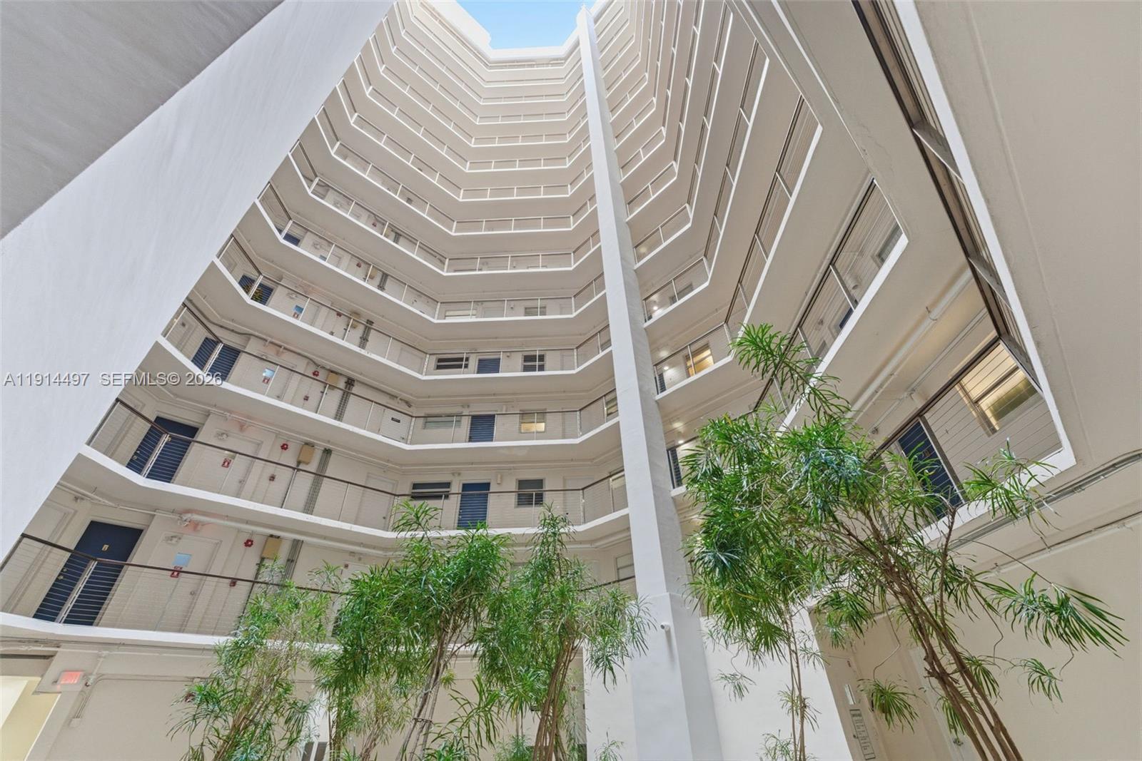OCTAGON TOWERS I CONDO - Residential