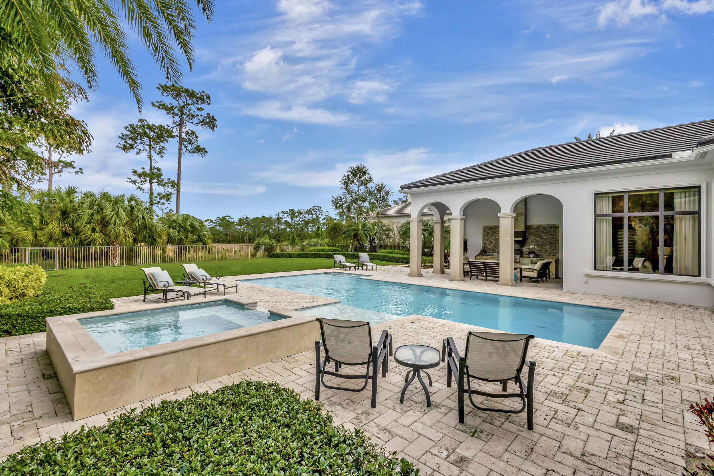 MIRASOL PALACIO - Residential