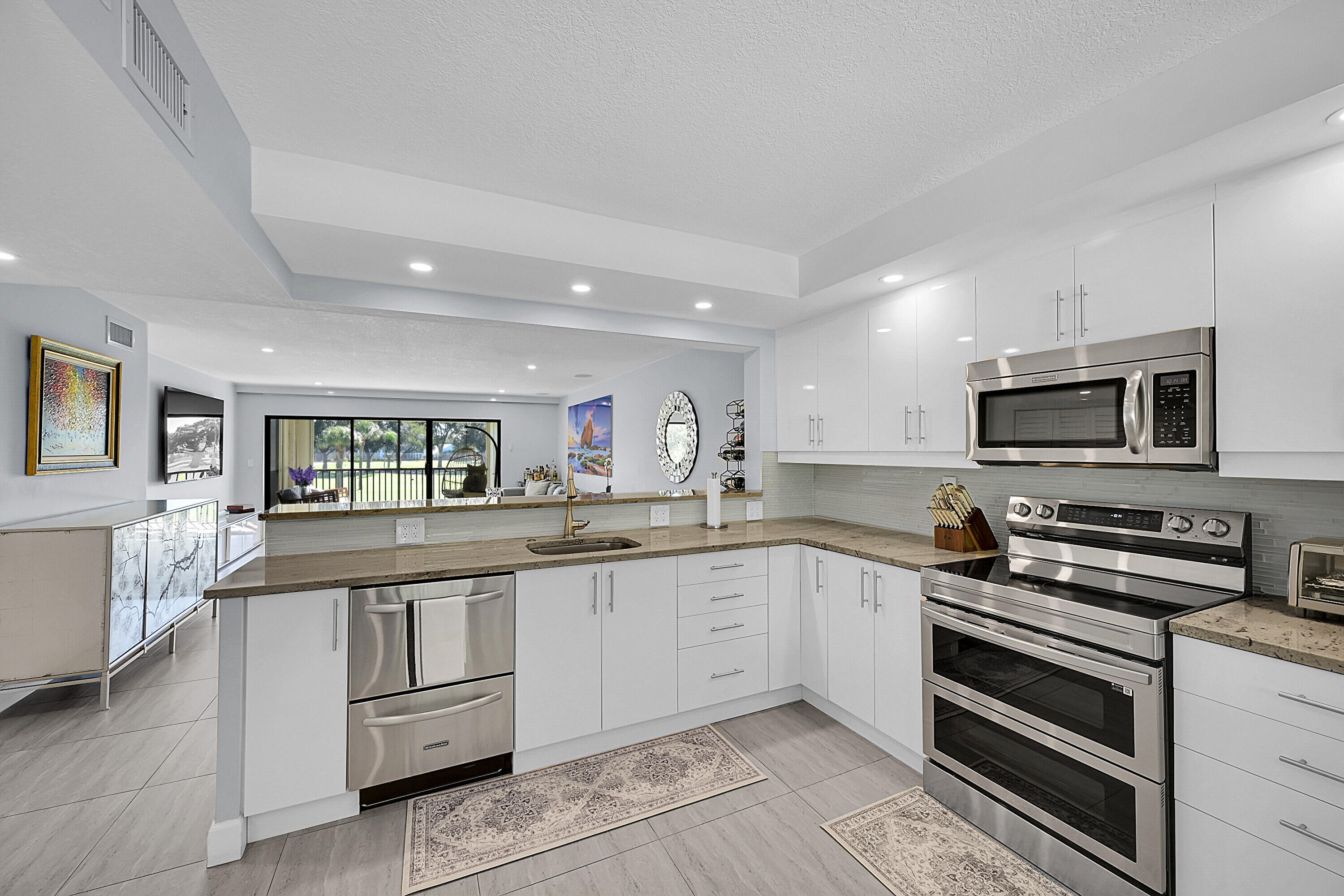 BRIARWOOD CONDO - Residential Lease