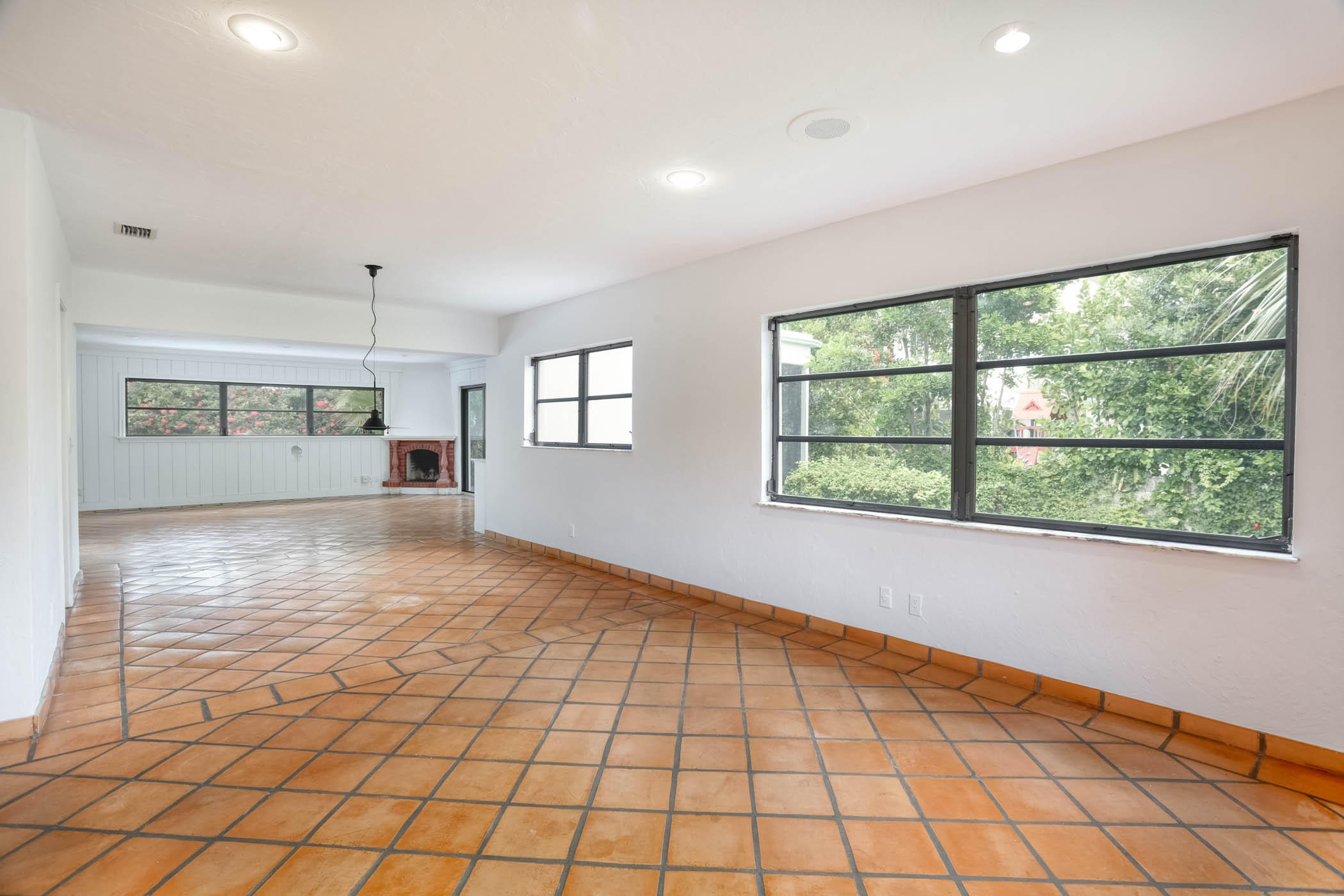 EDGEWATER - Residential