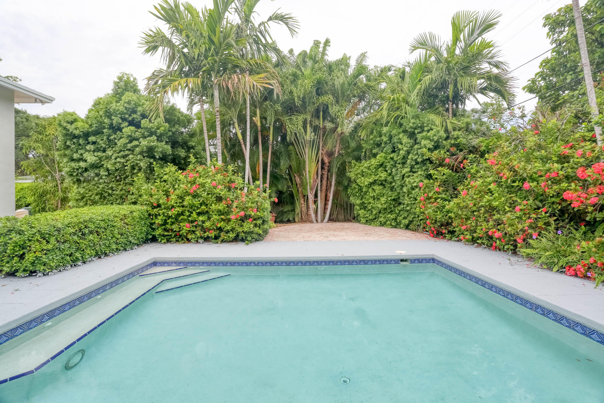 EDGEWATER - Residential