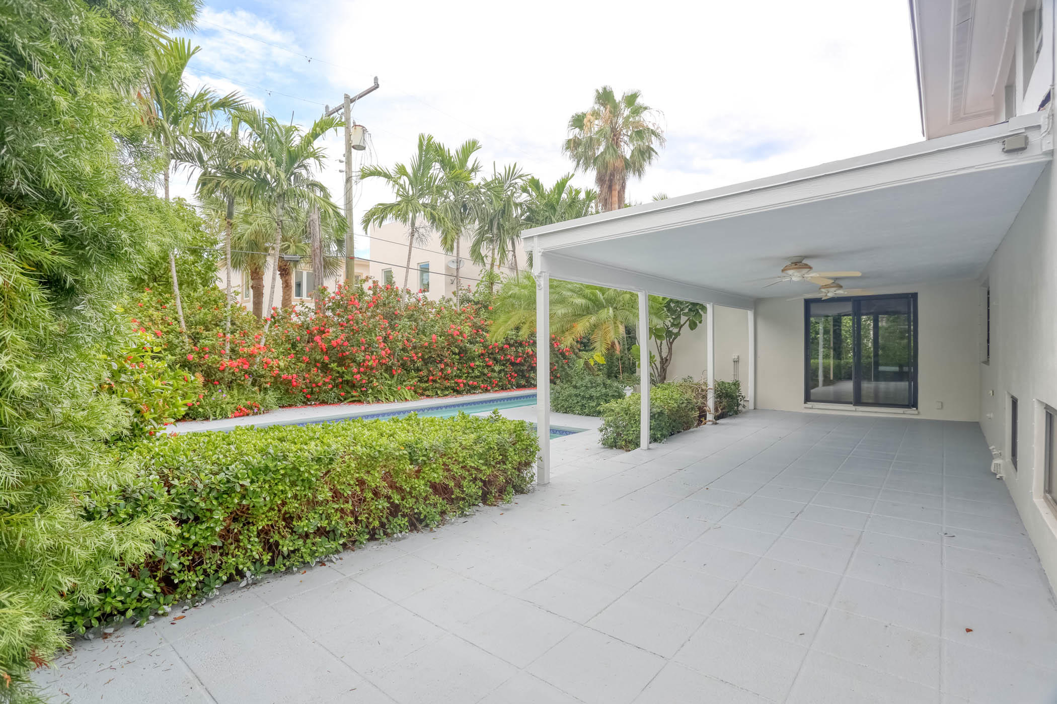 EDGEWATER - Residential