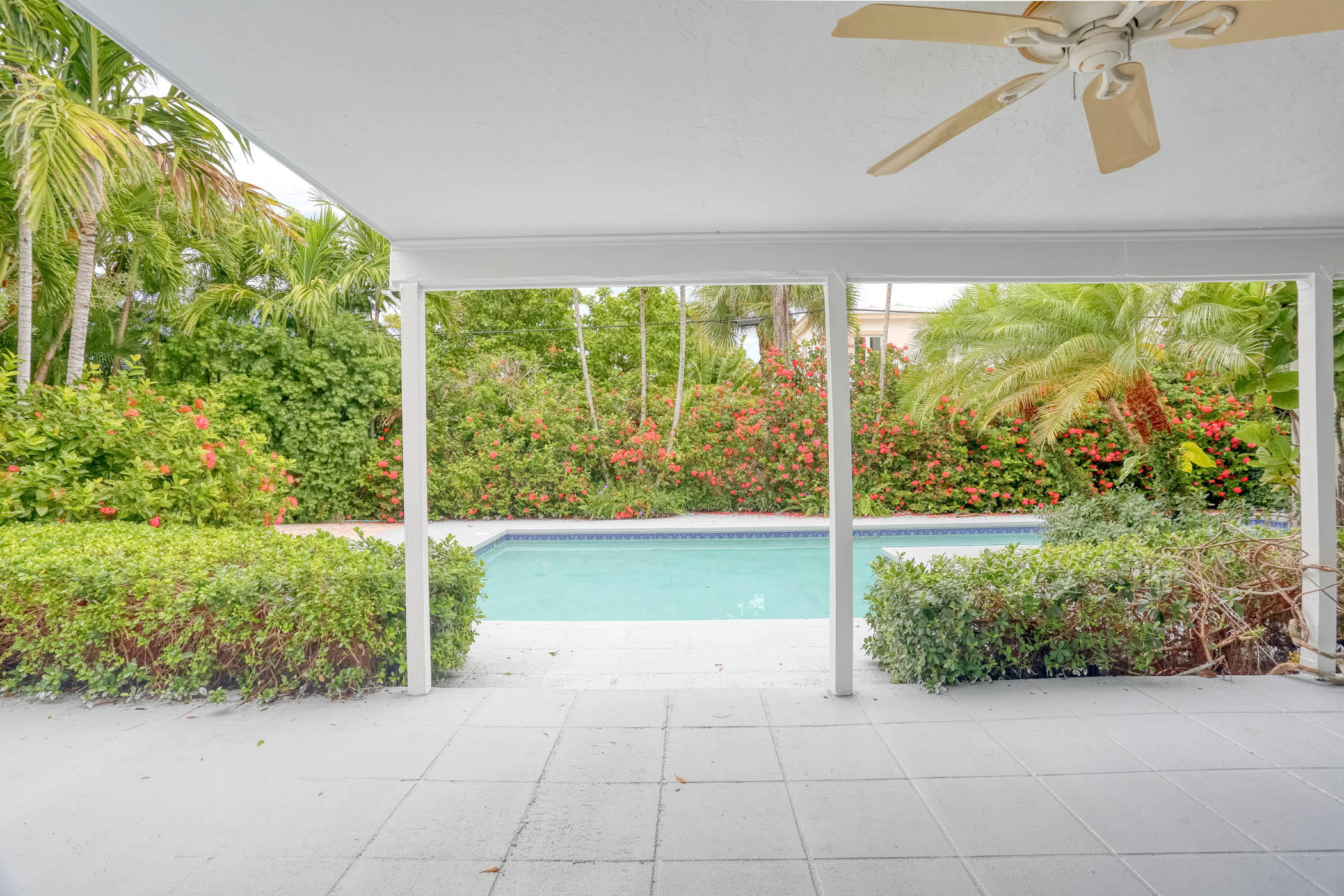 EDGEWATER - Residential