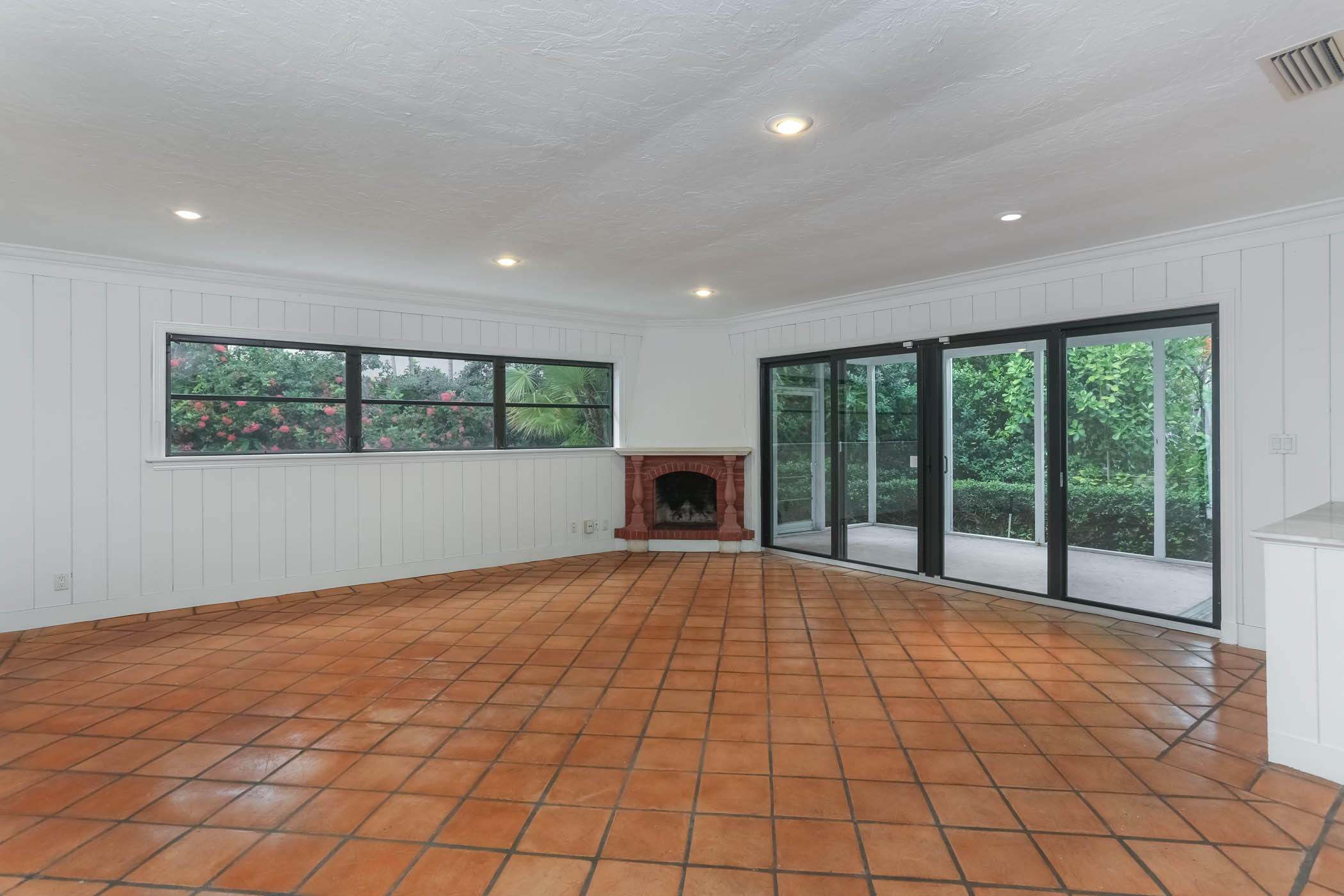 EDGEWATER - Residential