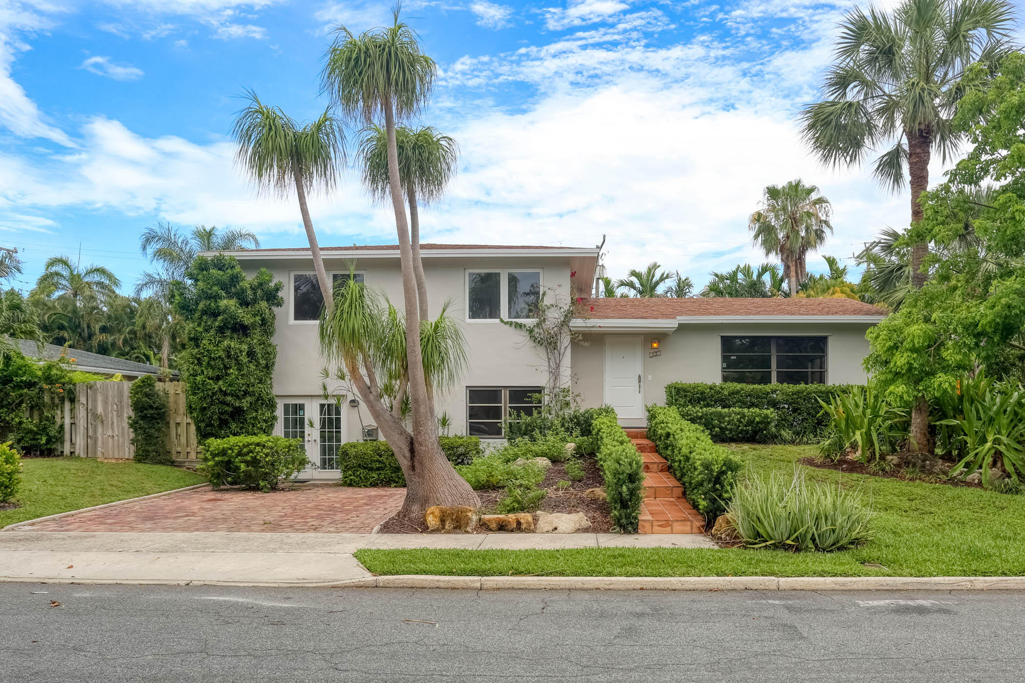 EDGEWATER - Residential