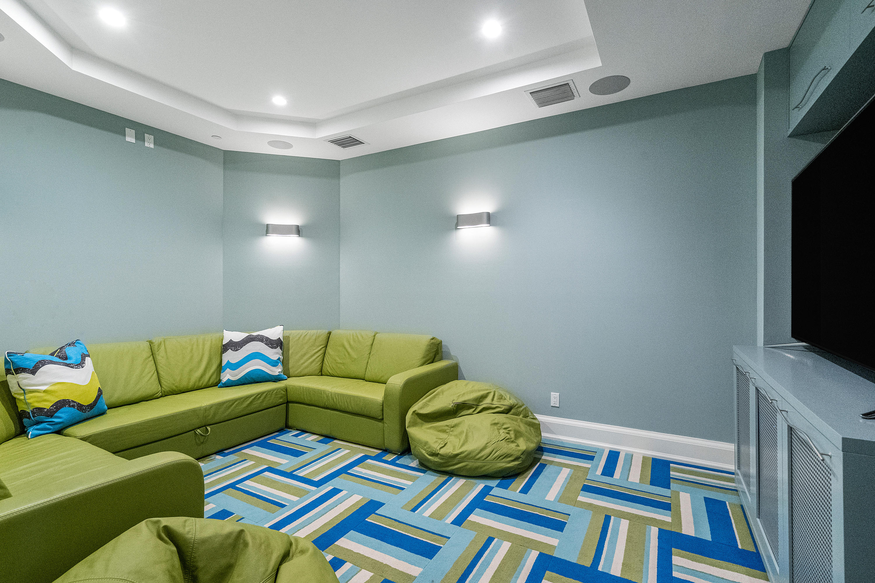 VILLAS AT HIGHLAND BEACH CONDO B - Residential