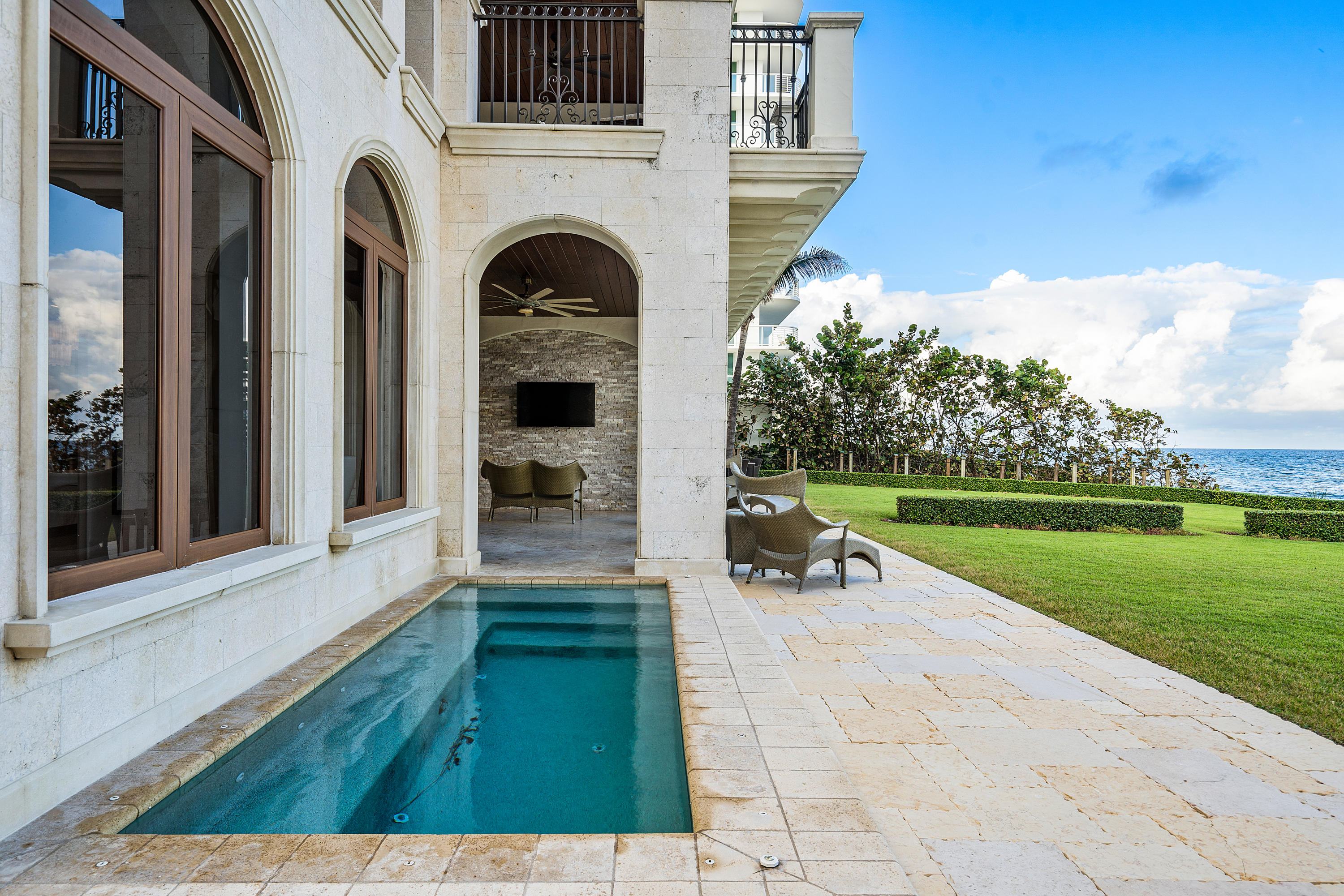 VILLAS AT HIGHLAND BEACH CONDO B - Residential