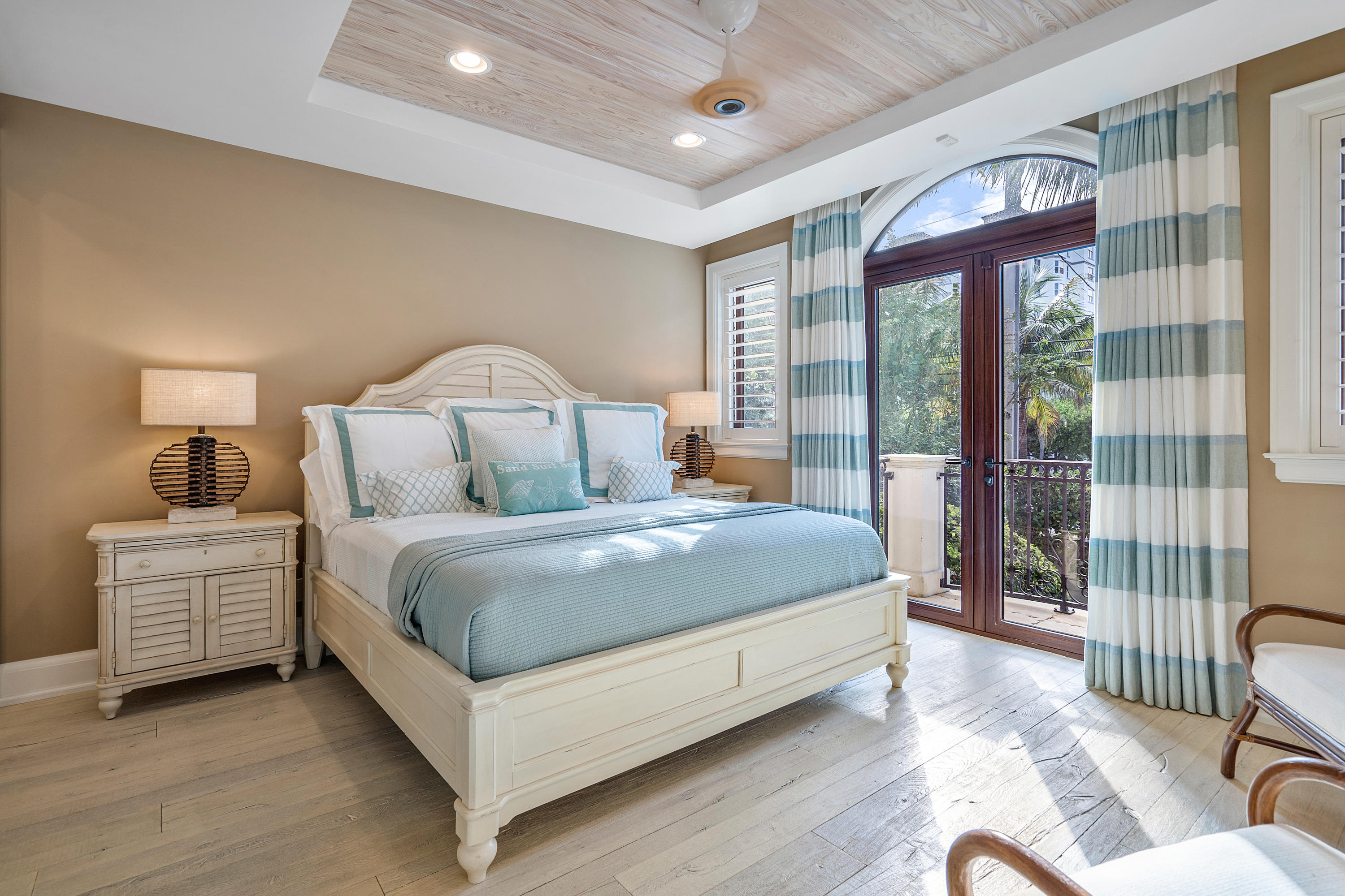 VILLAS AT HIGHLAND BEACH CONDO B - Residential