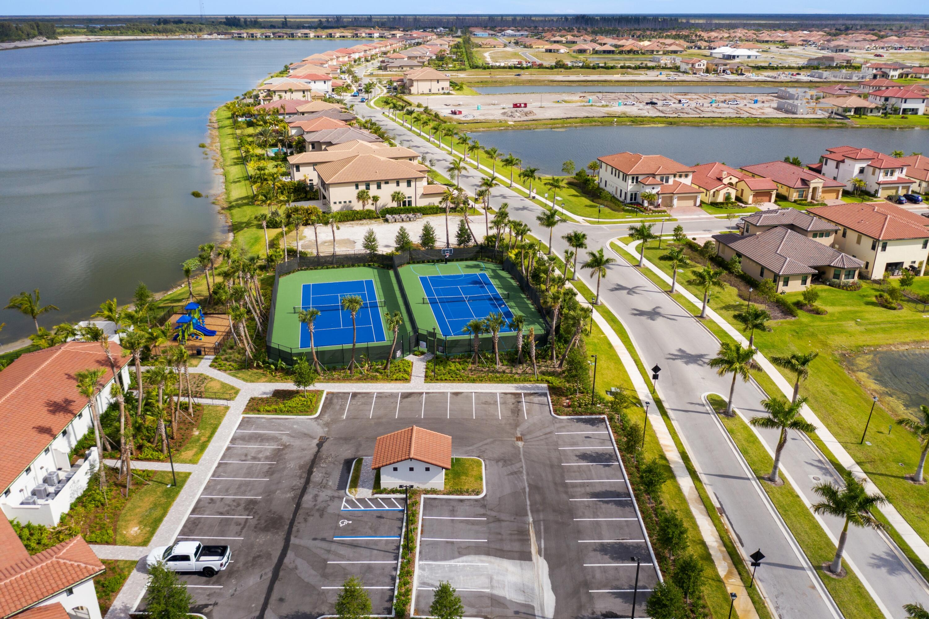 PARKLAND BAY - Residential