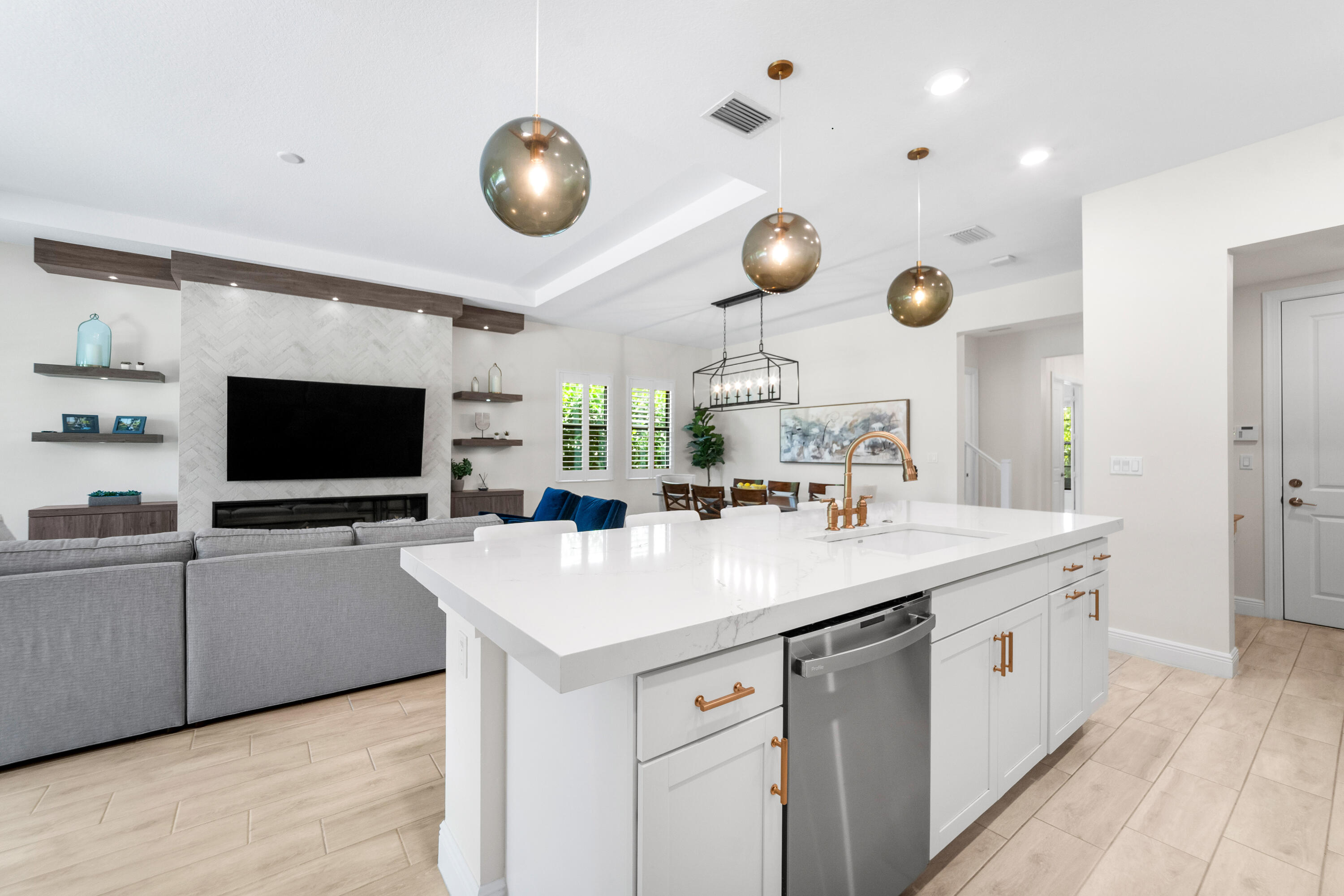 PARKLAND BAY - Residential