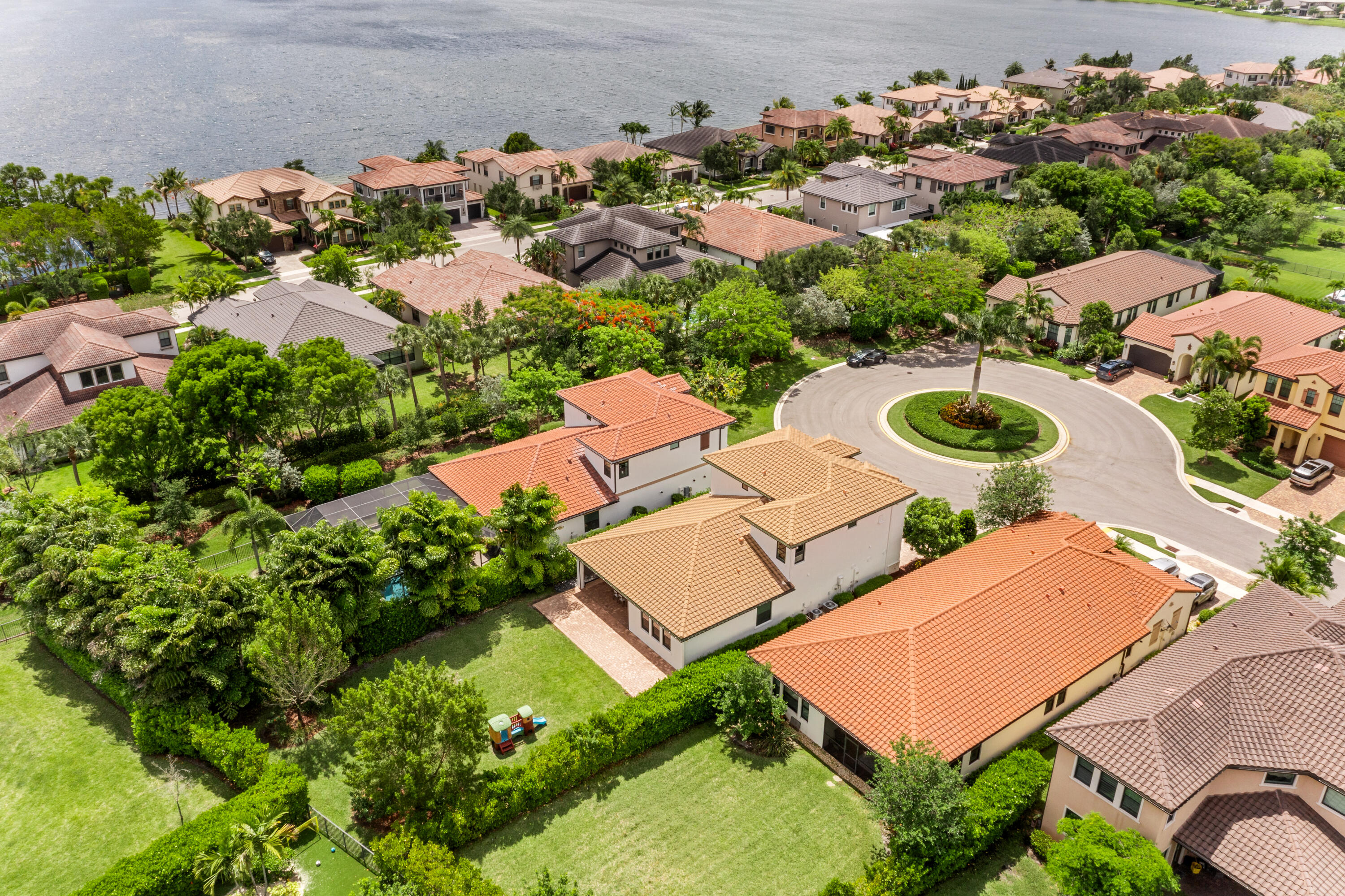 PARKLAND BAY - Residential