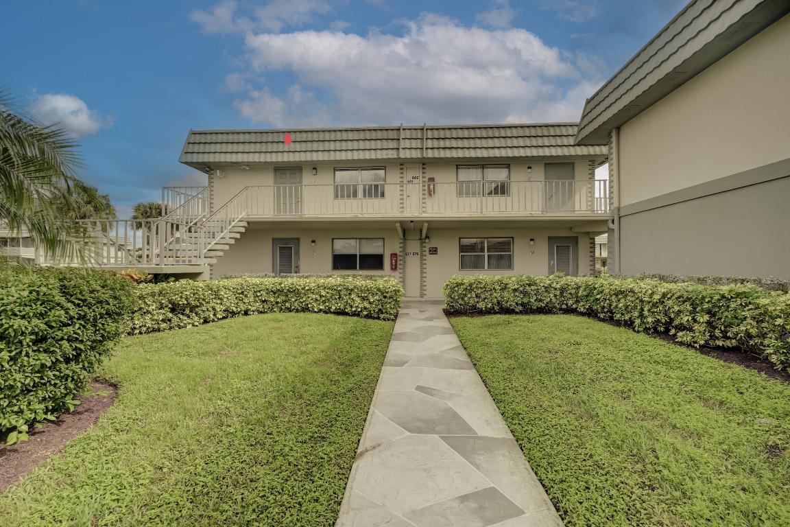 EASY ACCESS MAKE YOUR APPOINTMENT TODAY ON SHOWING TIME..... GO AND SHOW READY! Discover the heartbeat of Delray Beach in this vibrant condo nestled within a thriving, well-established community, where every day pulses with activity and possibility. Condo is located steps away from the community bus transportation which makes it very convenient to visit and enjoy all the amenities 😊 Seller is VERY MOTIVATED!