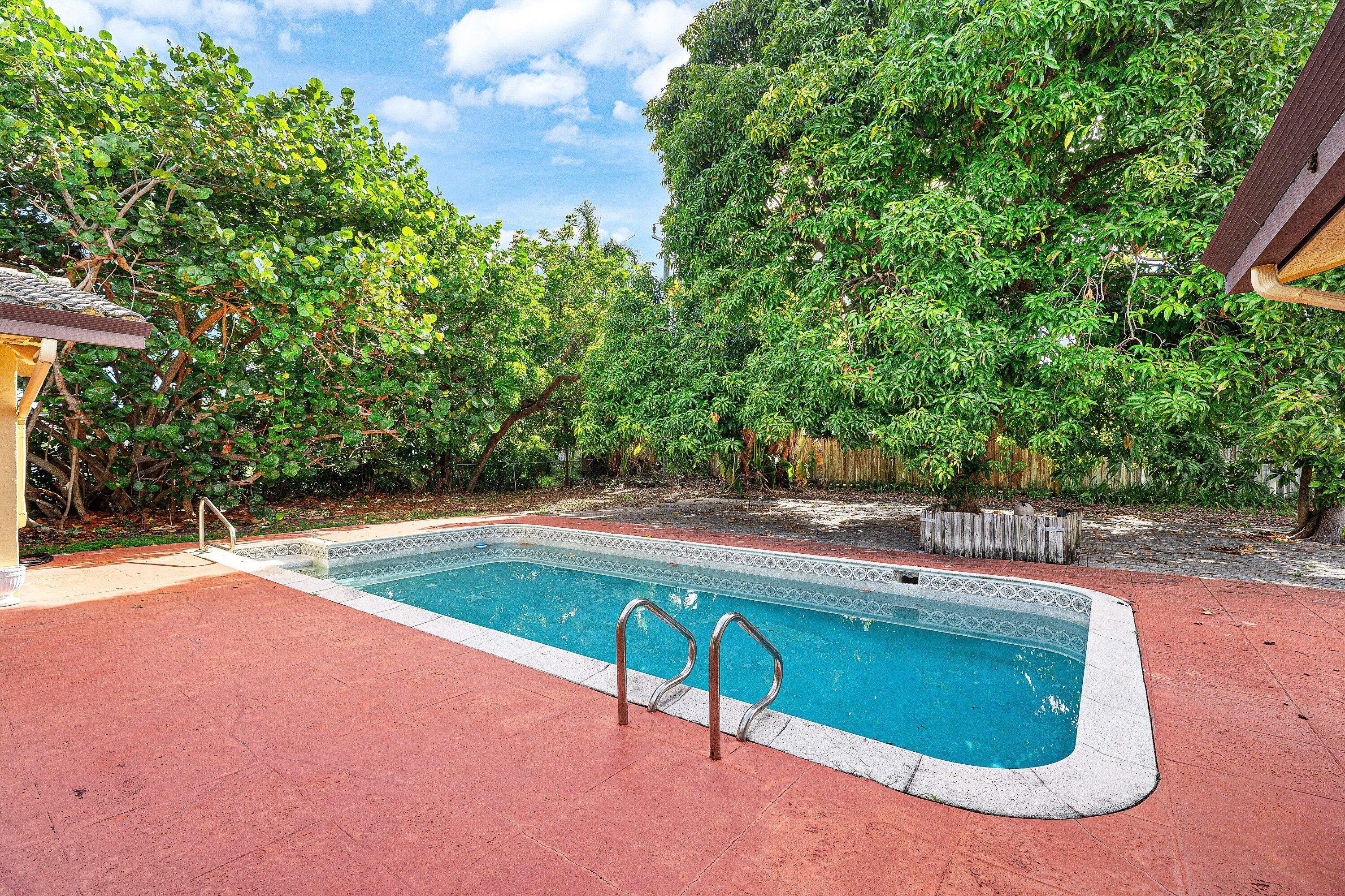 BOCA RATON HILLS SEC 2 - Residential