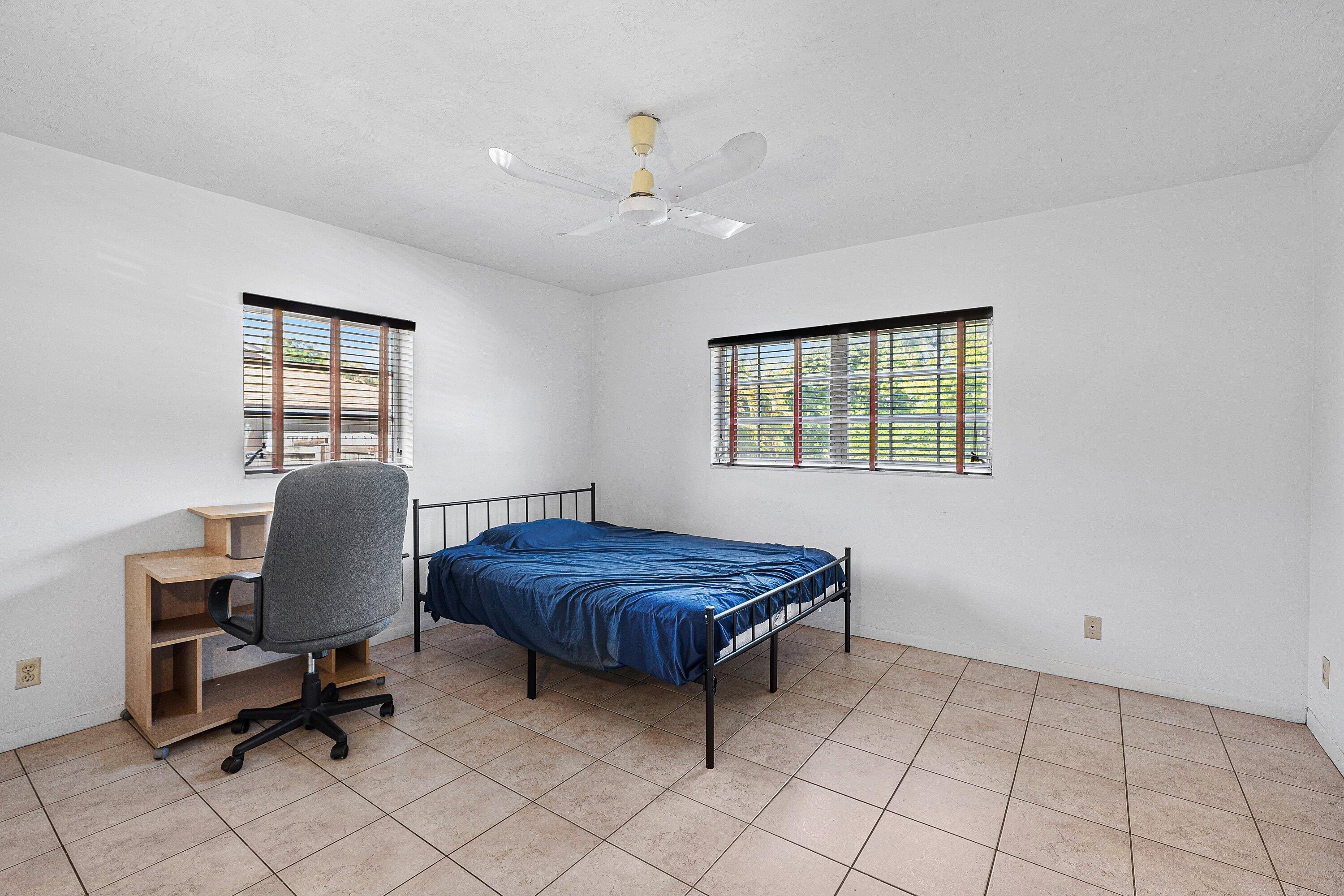 BOCA RATON HILLS SEC 2 - Residential