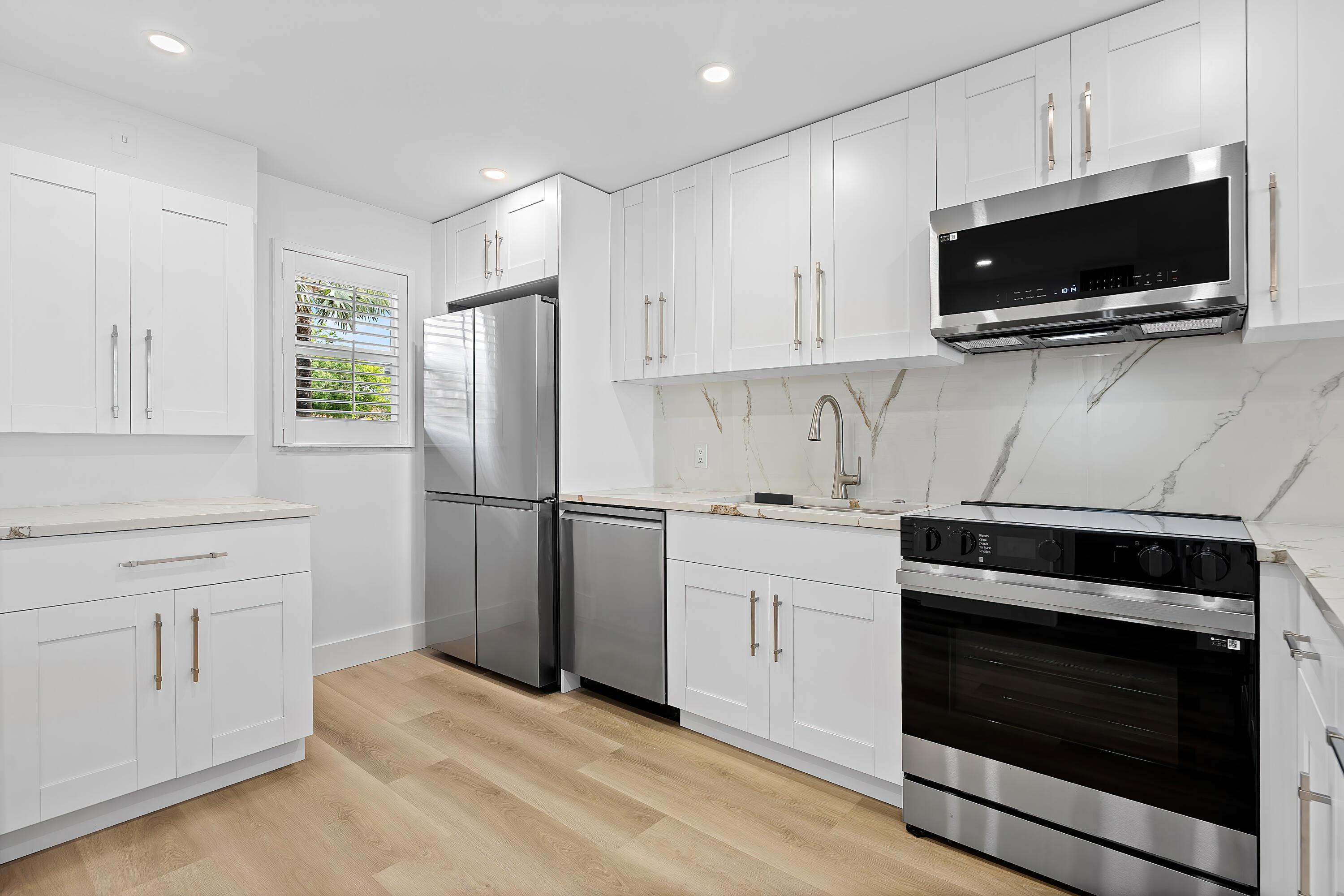 BOCA HOUSE CONDO - Residential