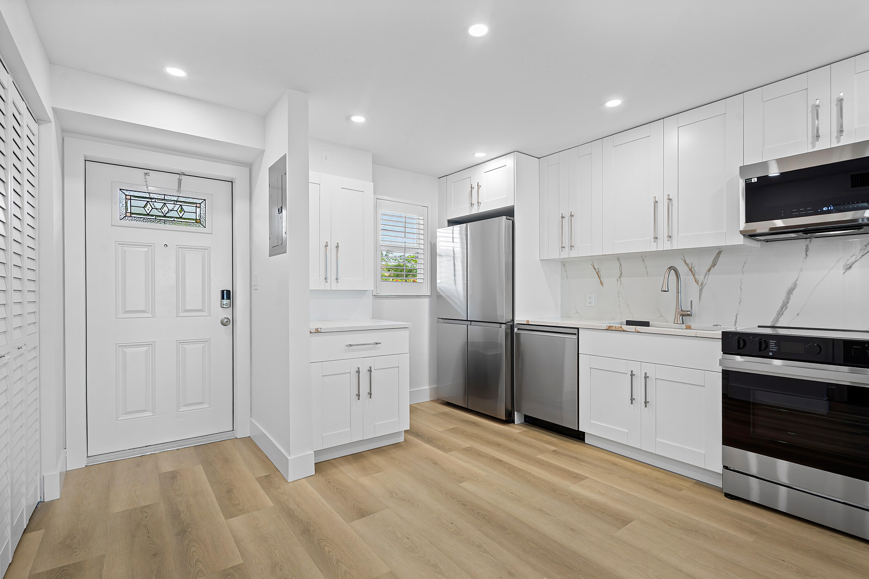 BOCA HOUSE CONDO - Residential