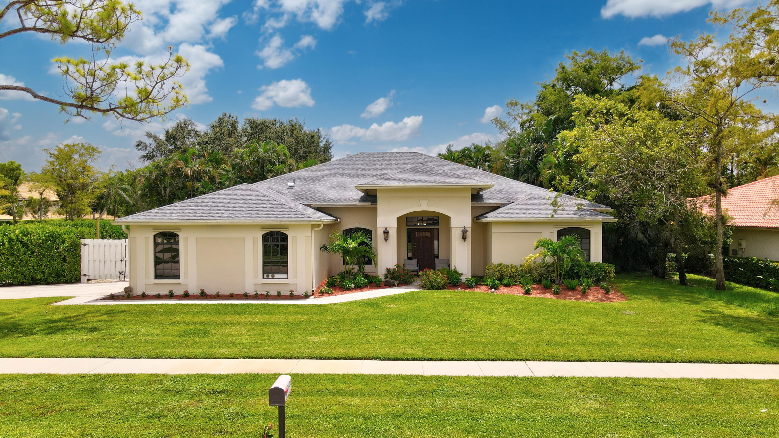 GREENVIEW SHORES 1 OF WELLINGTON - Residential Lease