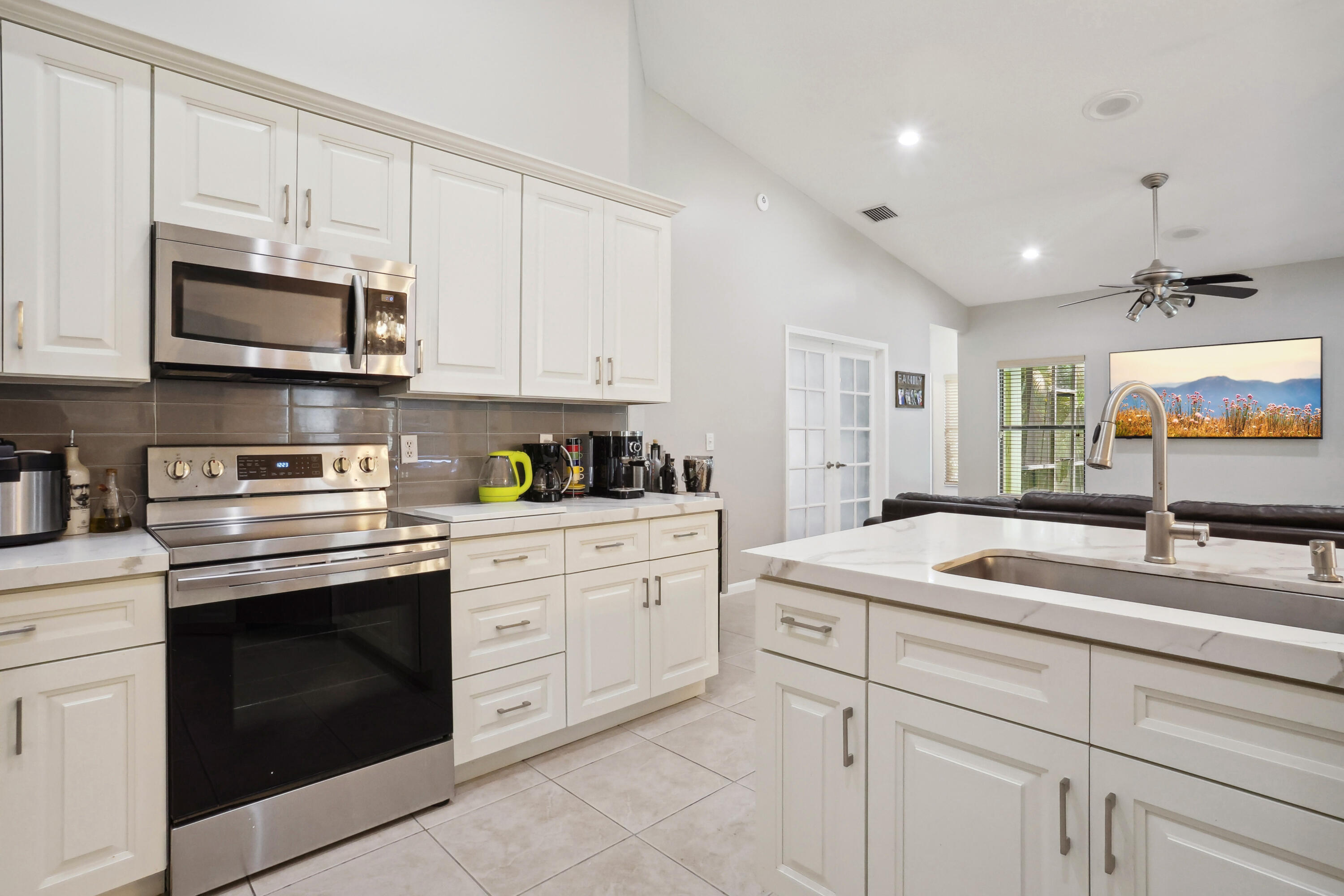 GREENVIEW SHORES 1 OF WELLINGTON - Residential Lease