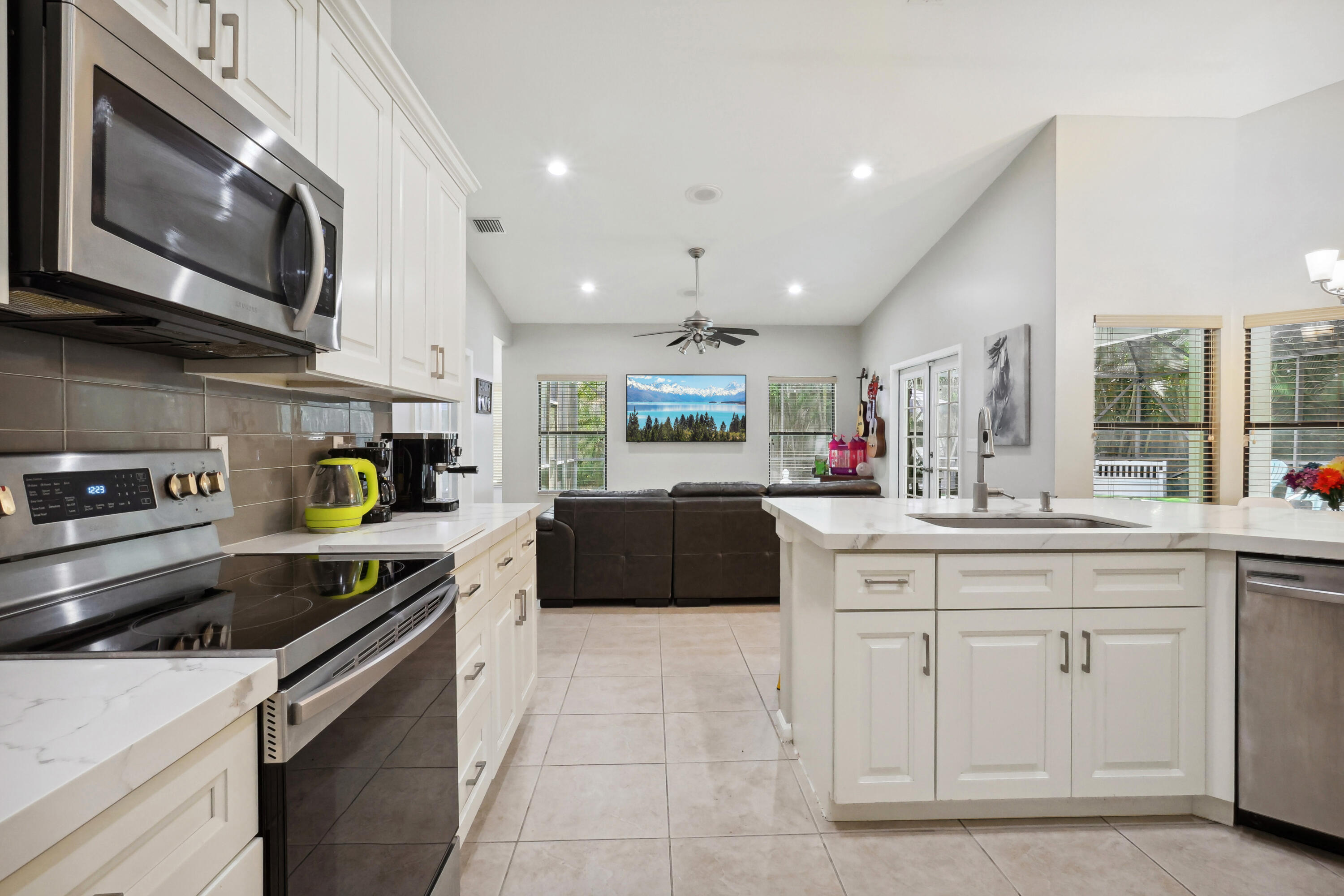 GREENVIEW SHORES 1 OF WELLINGTON - Residential Lease