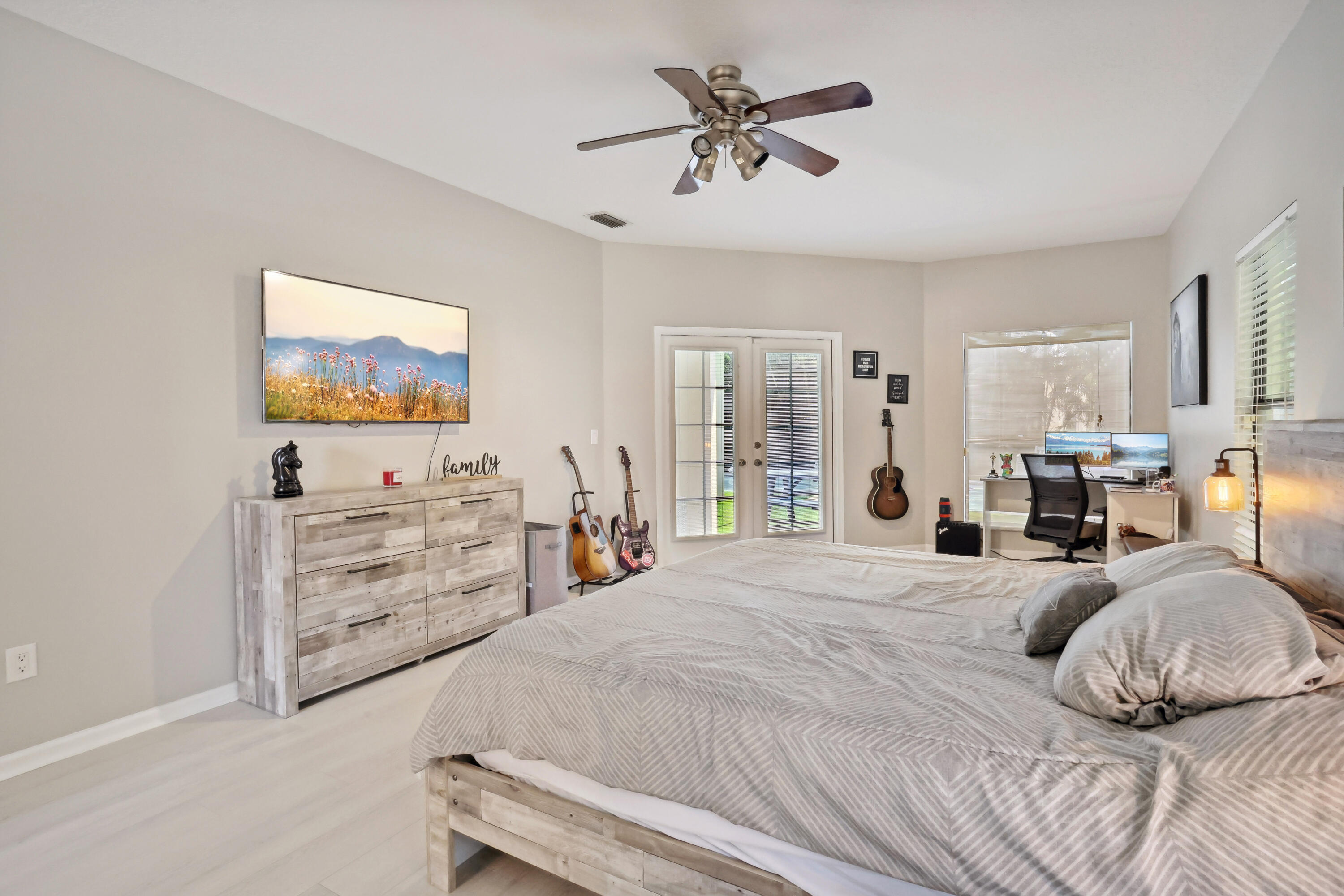 GREENVIEW SHORES 1 OF WELLINGTON - Residential Lease