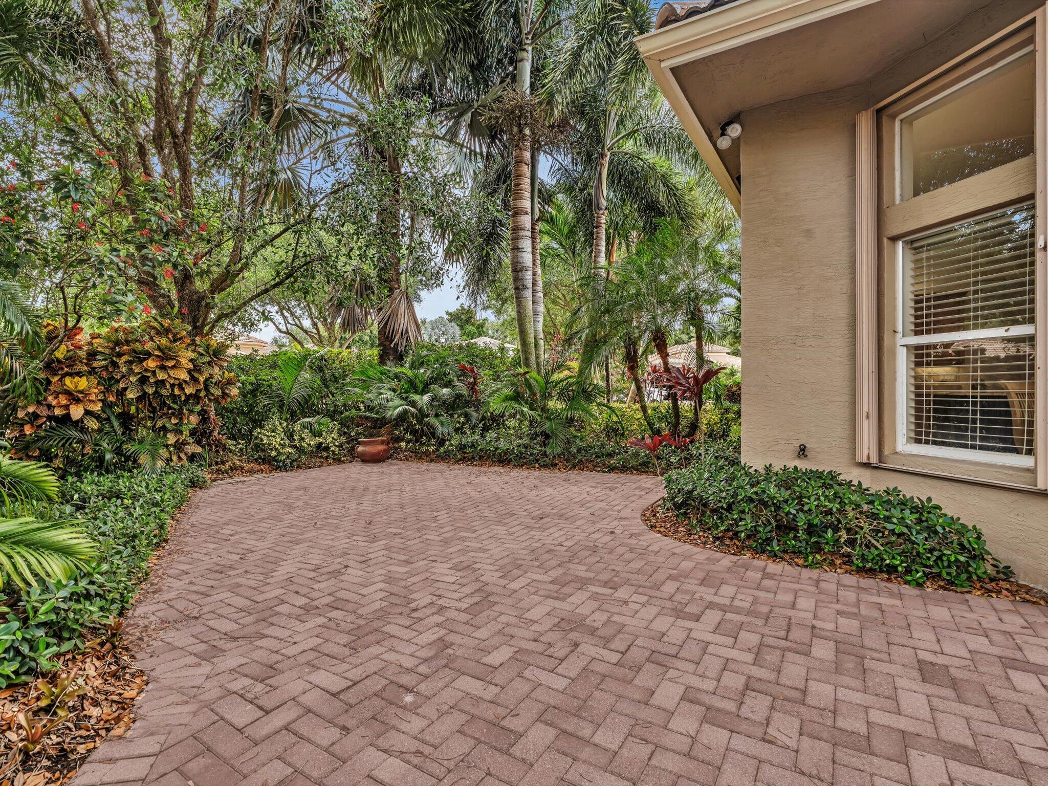 VALENCIA POINTE - Residential