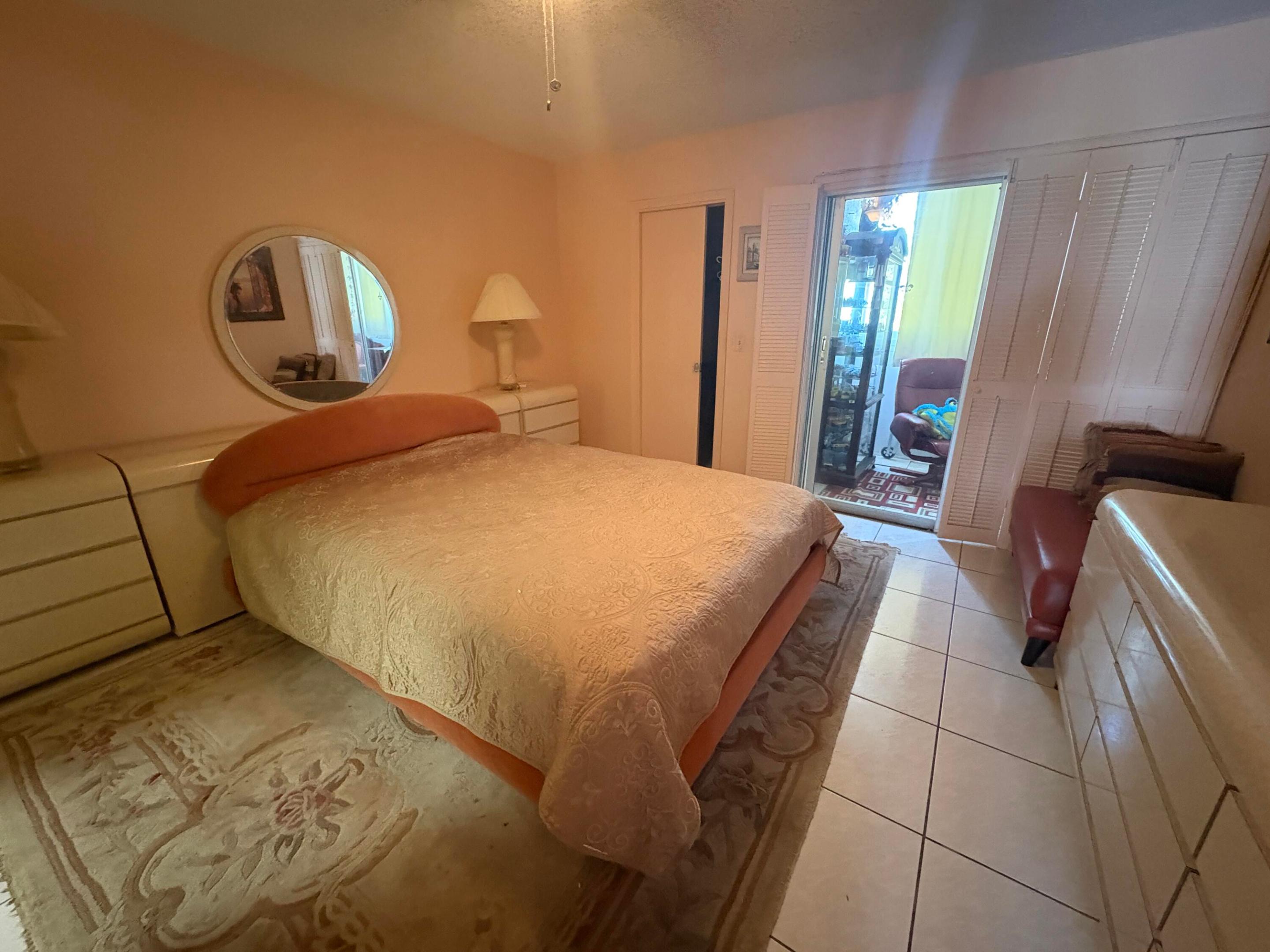 CENTURY VILLAGE / GREENBRIER CONDO - Residential Lease