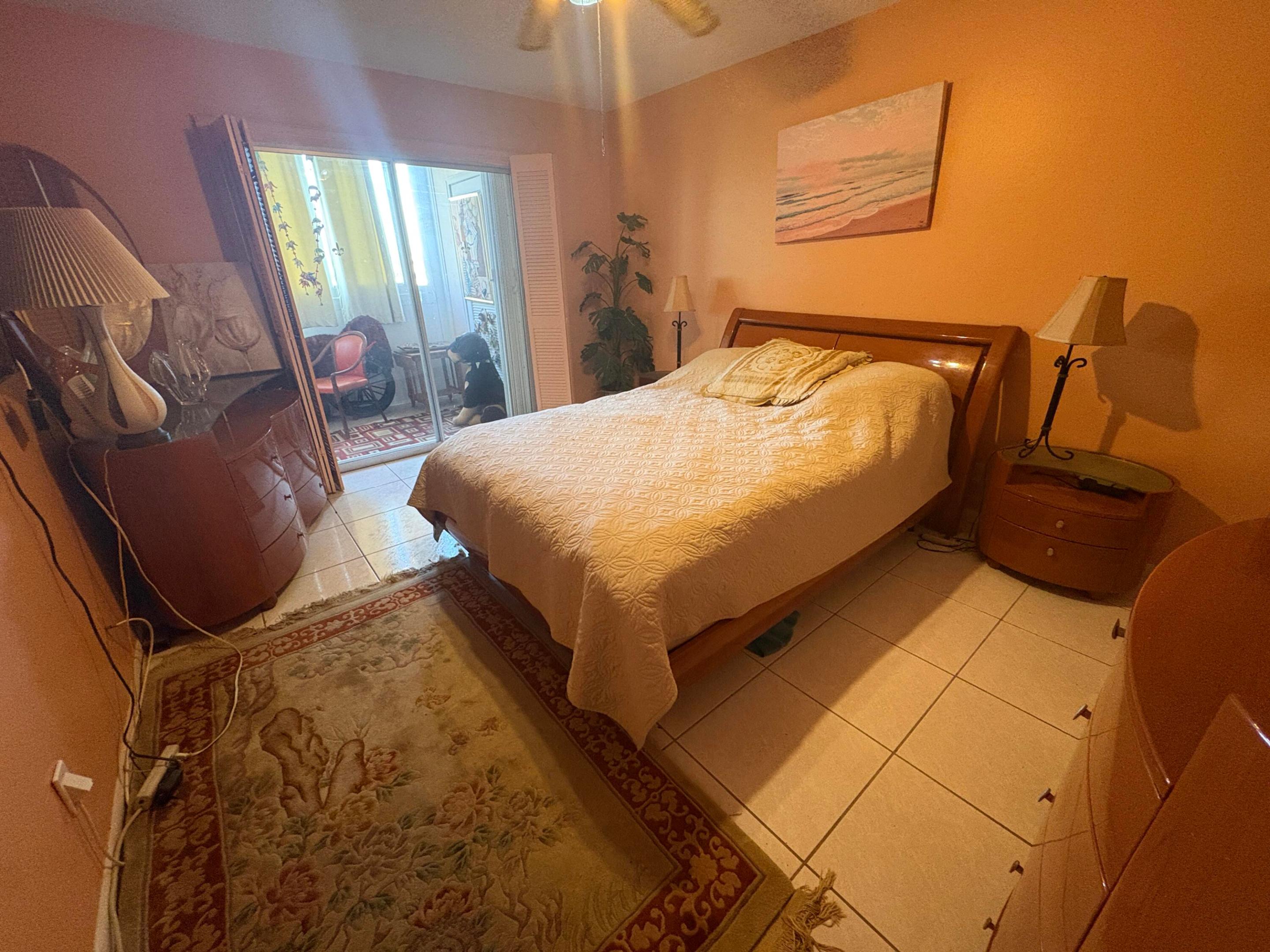 CENTURY VILLAGE / GREENBRIER CONDO - Residential Lease