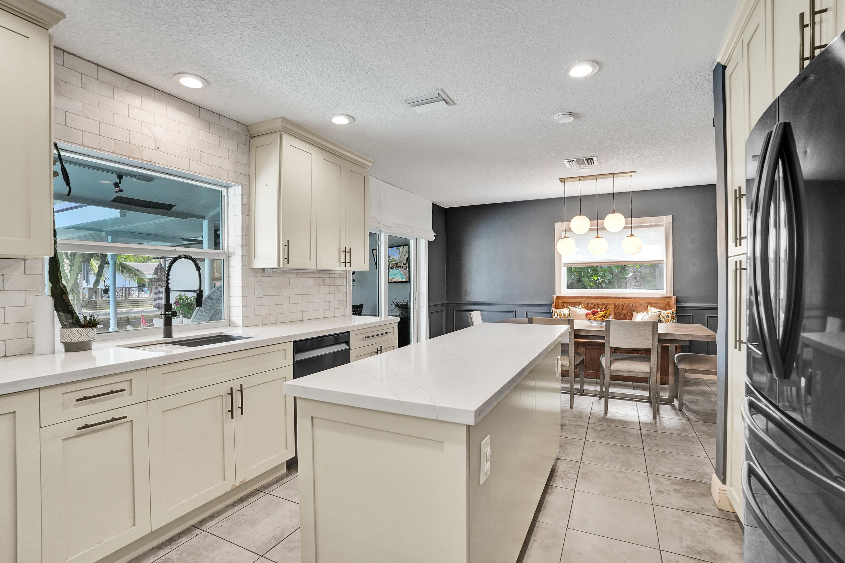 CORAL RIDGE ISLES - Residential Lease