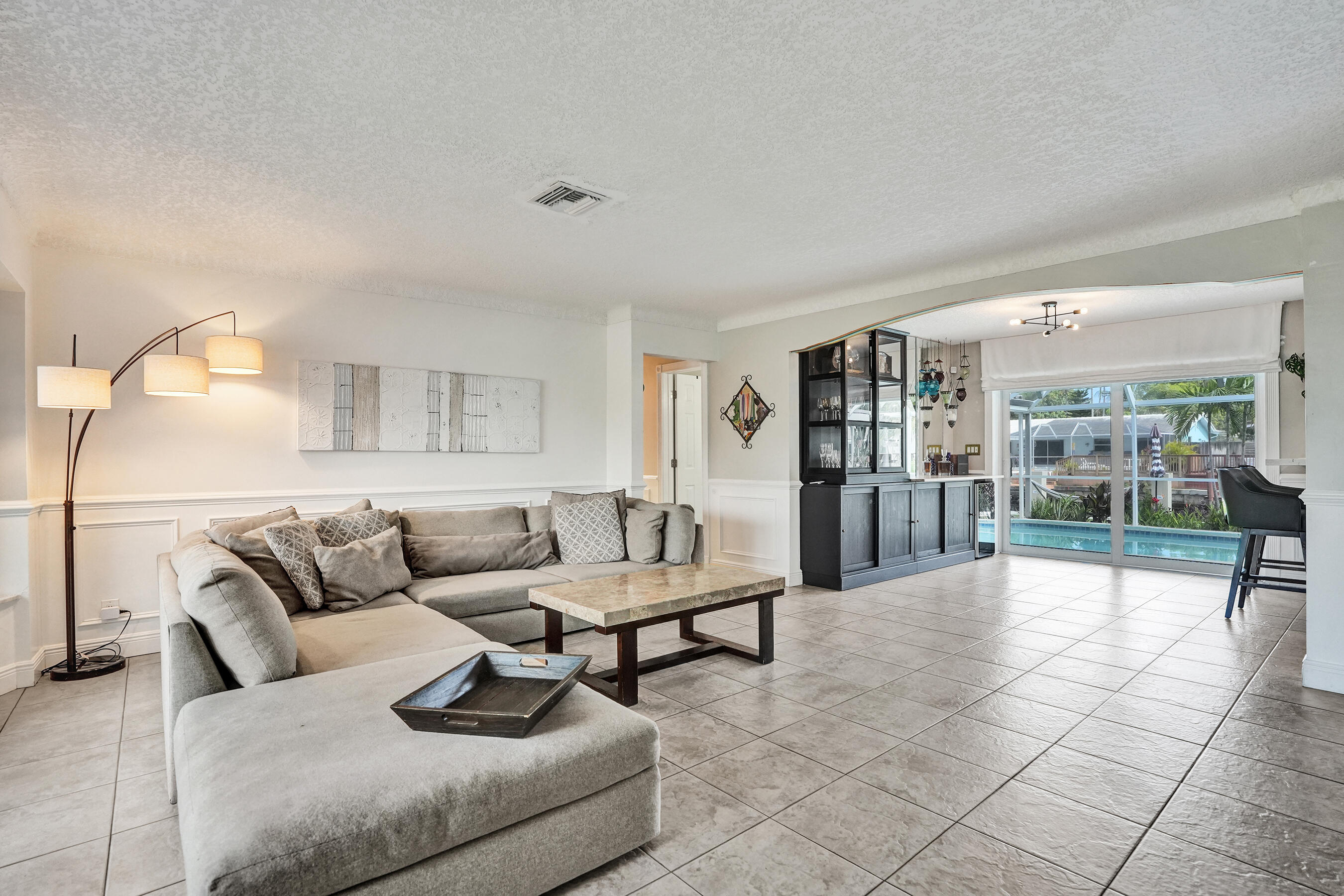 CORAL RIDGE ISLES - Residential Lease