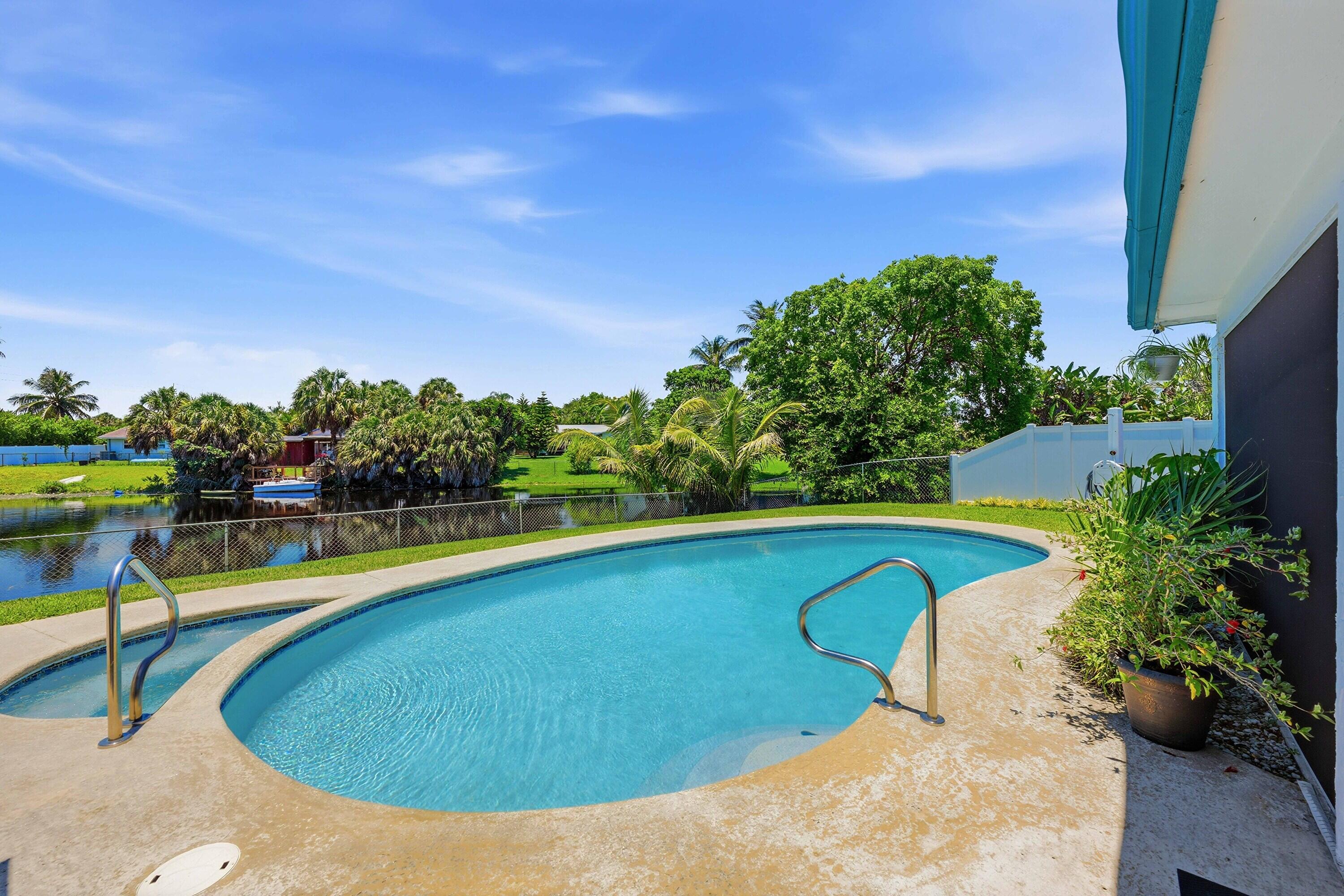 CRYSTAL HEIGHTS - Residential