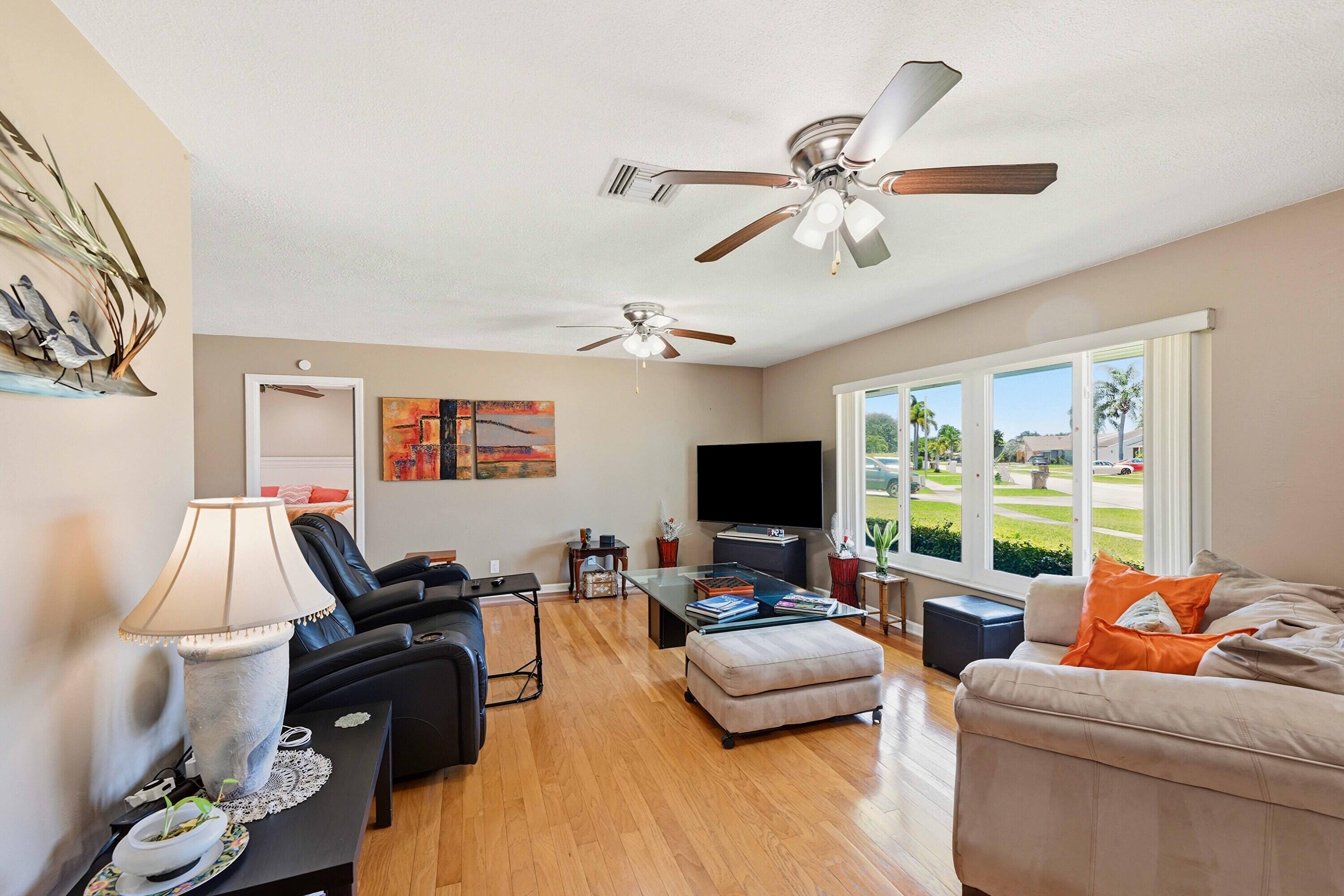 CRYSTAL HEIGHTS - Residential